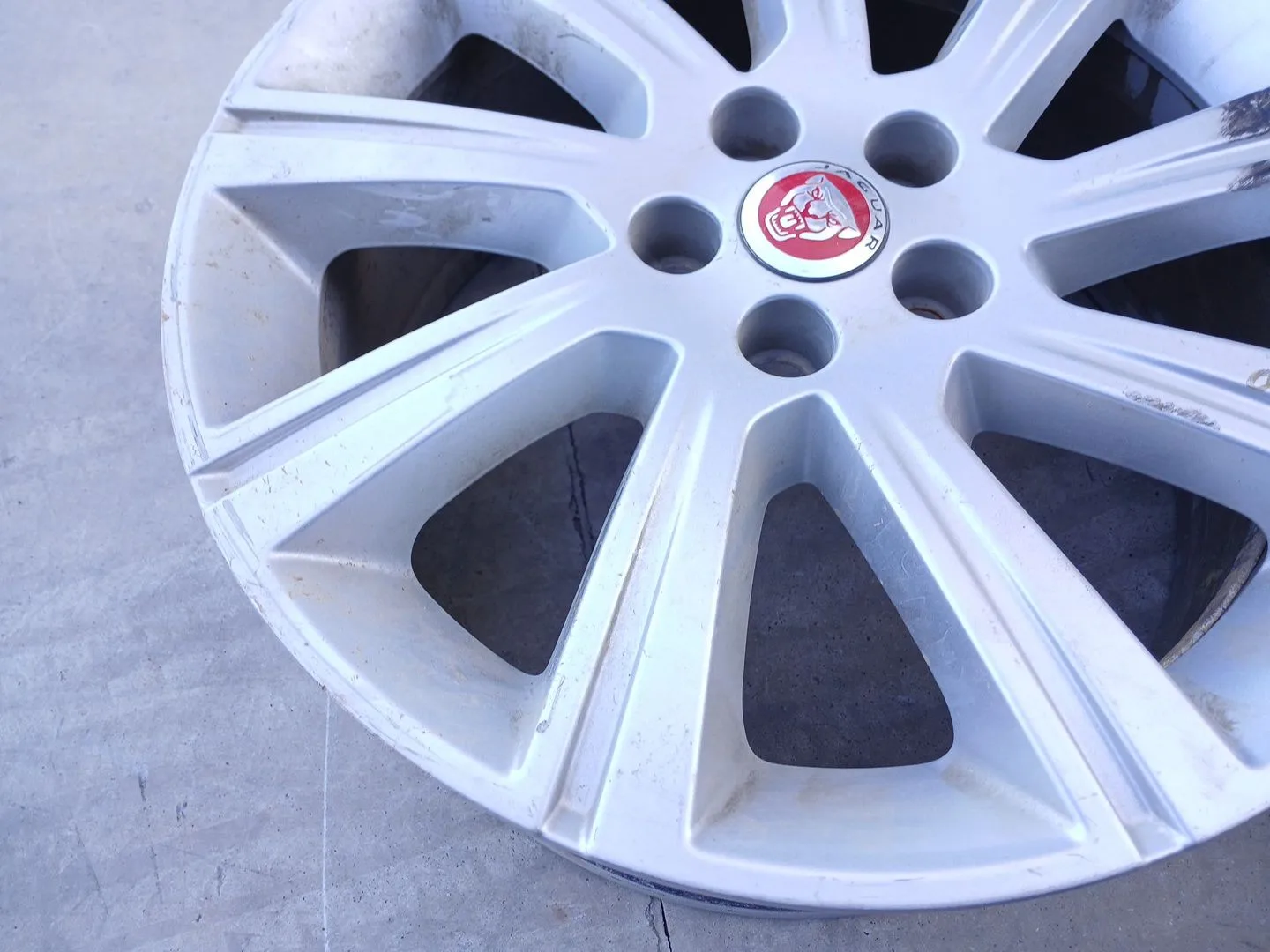 Llanta para Jaguar E-Pace (X540)