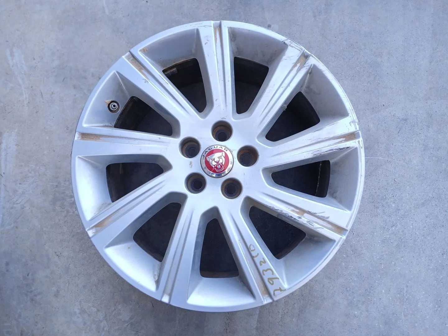 Llanta para Jaguar E-Pace (X540)