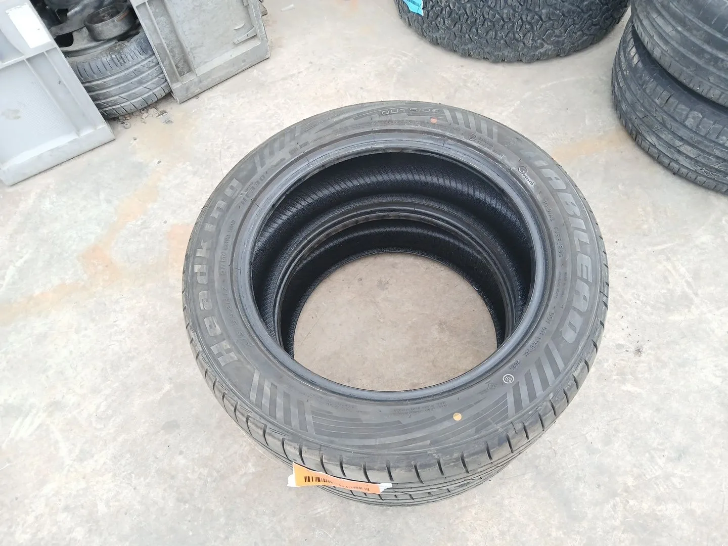 Neumatico para Toyota Verso (_R2_)