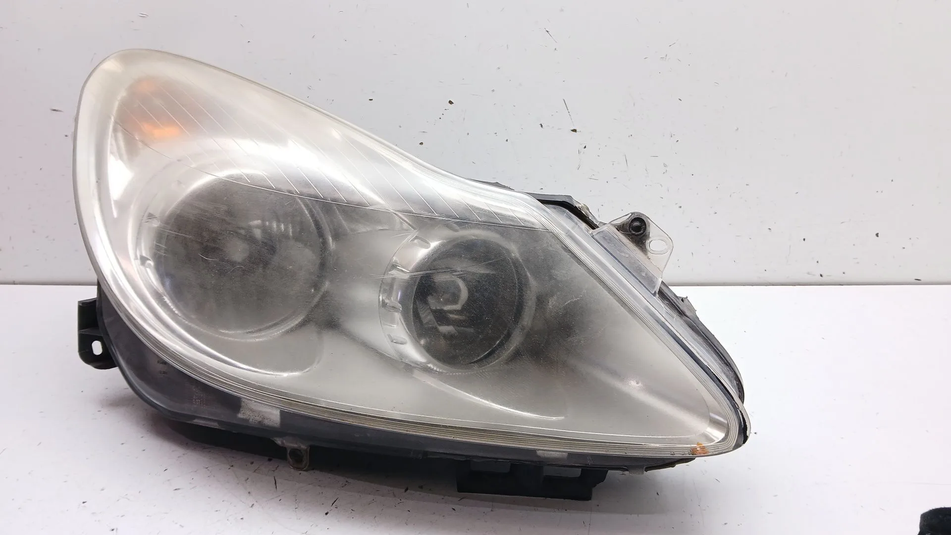 Faro Derecho para Opel Corsa D (S07)