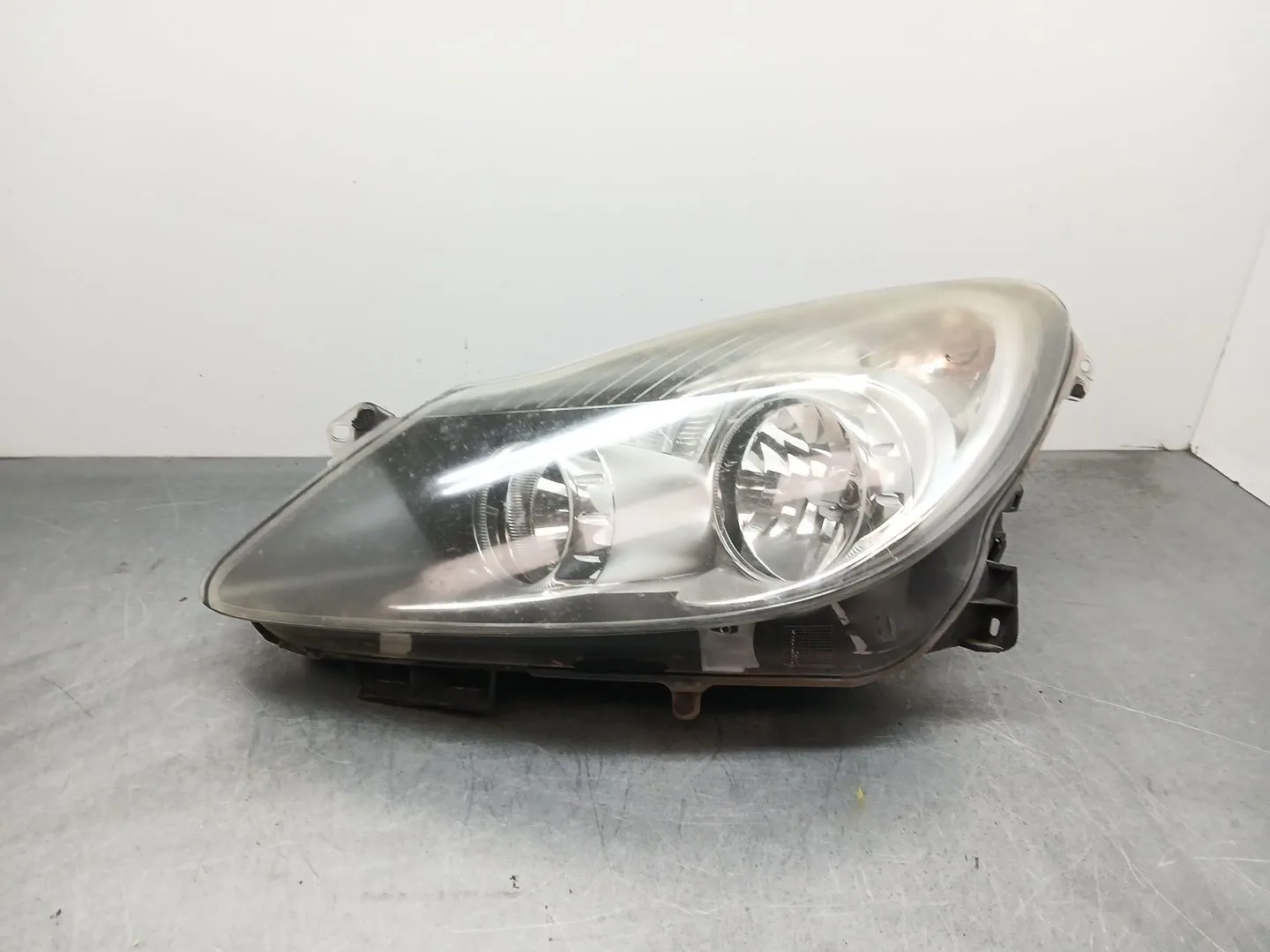Faro Izquierdo para Opel Corsa D (S07)