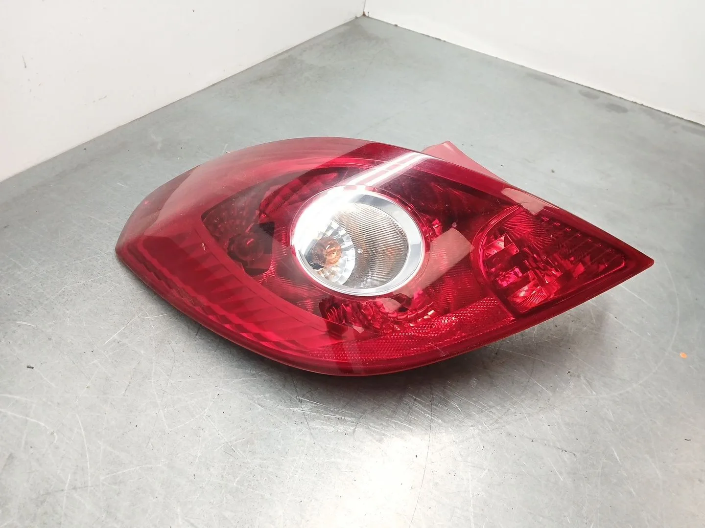 Piloto Trasero Izquierdo para Opel Corsa D (S07)