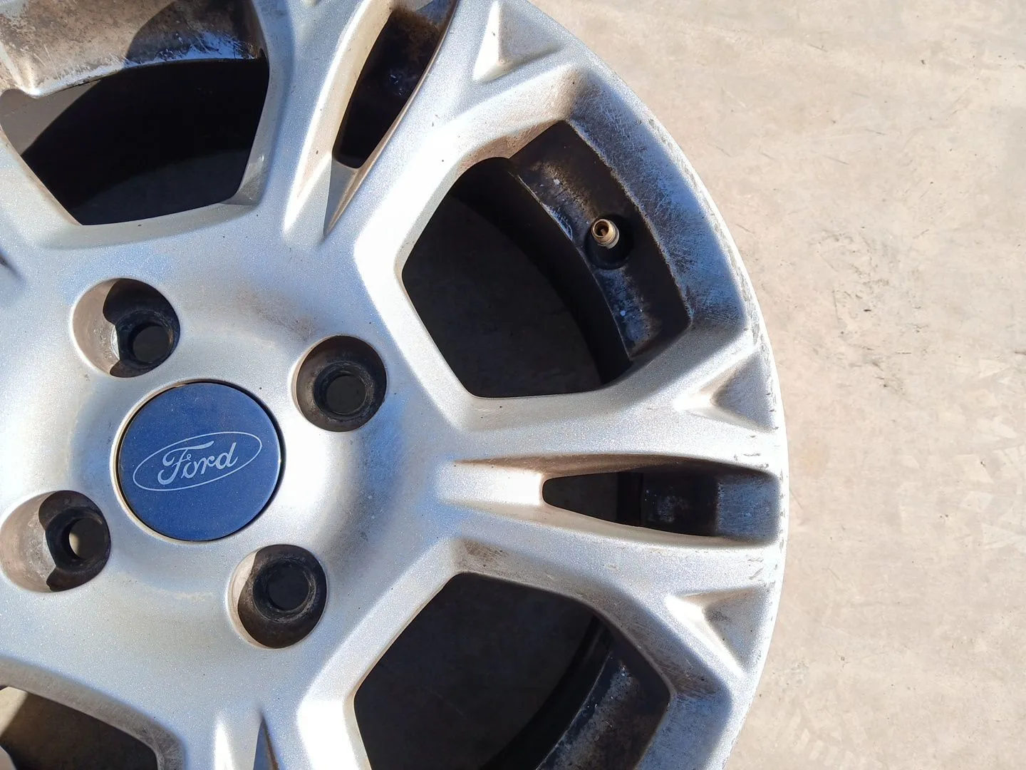 Llanta para Ford Fiesta (Ccn)