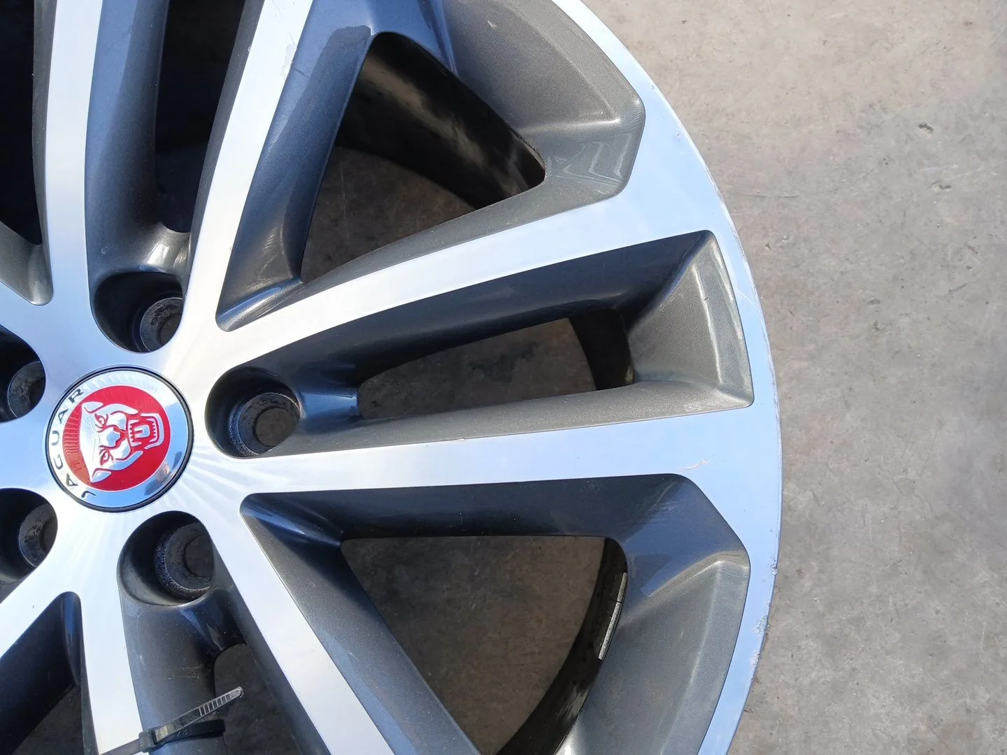 Llanta para Jaguar F-Pace (X761)
