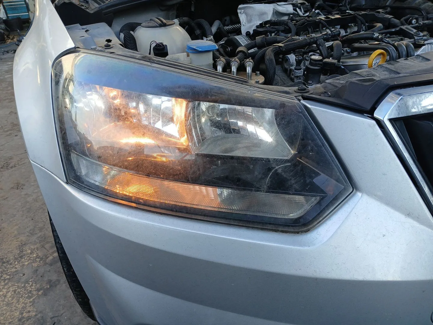Faro Derecho para Skoda Yeti (5L)