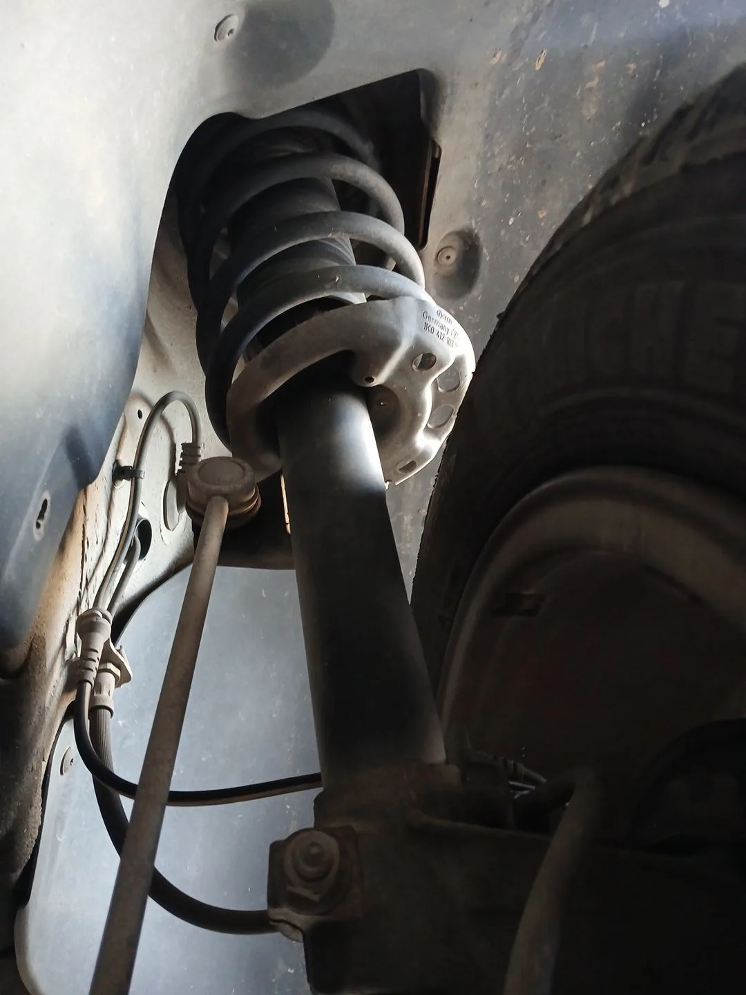 Amortiguador Delantero Izquierdo para Skoda Yeti (5L)