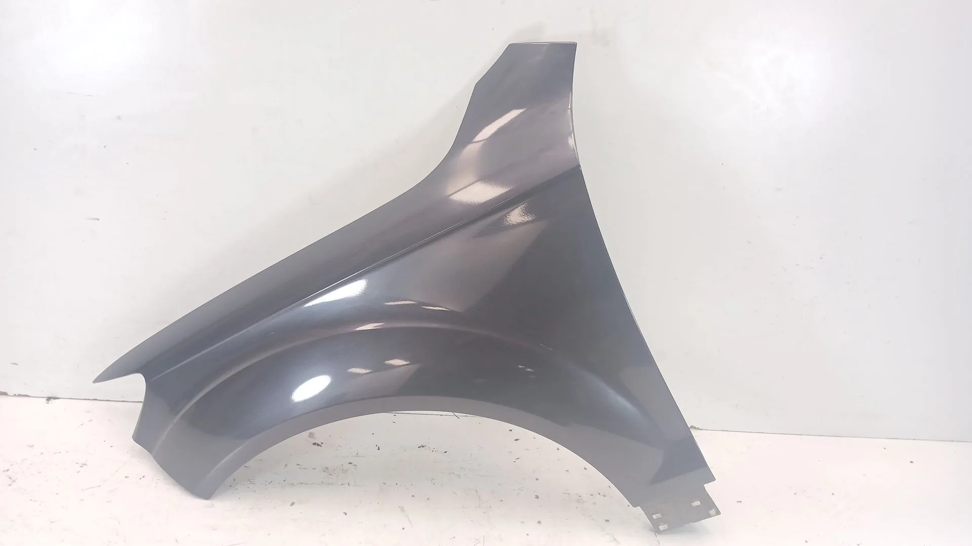 Aleta Delantera Izquierda para Audi Q7 (4Lb)