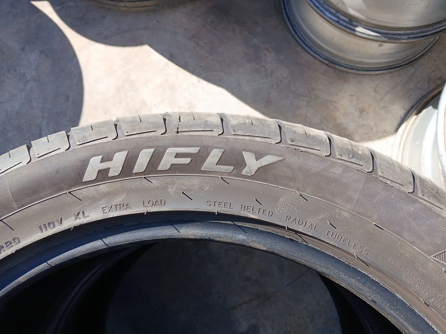Neumatico para Audi Q7 (4Lb)