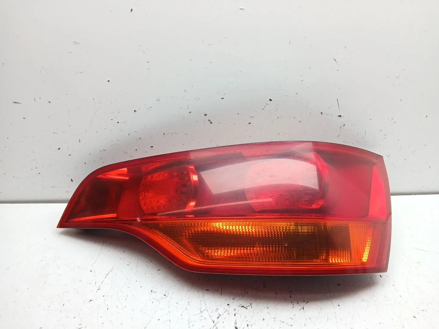 Piloto Trasero Derecho para Audi Q7 (4Lb)