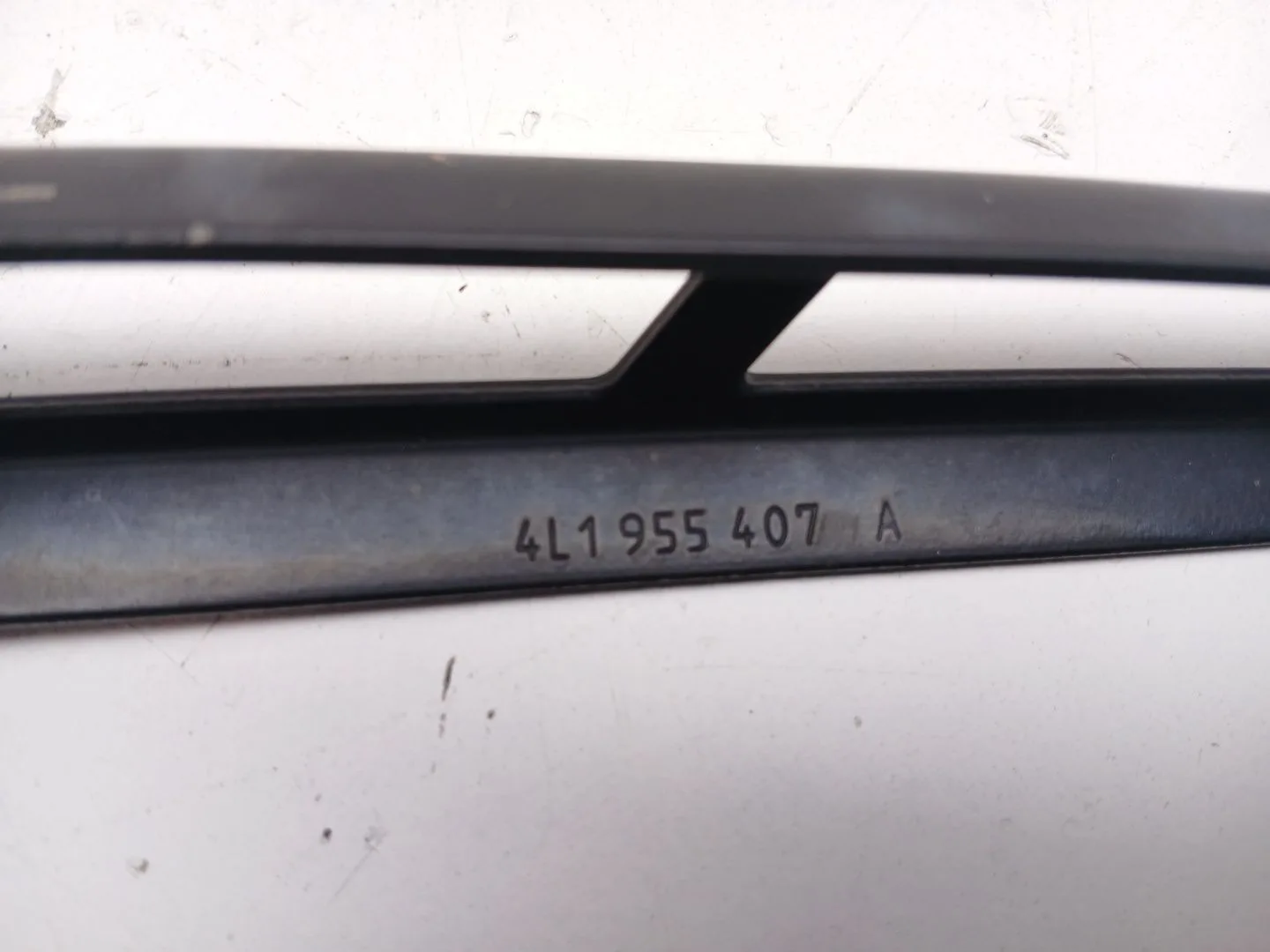 Brazo Limpia Delantero Izquierdo para Audi Q7 (4L)