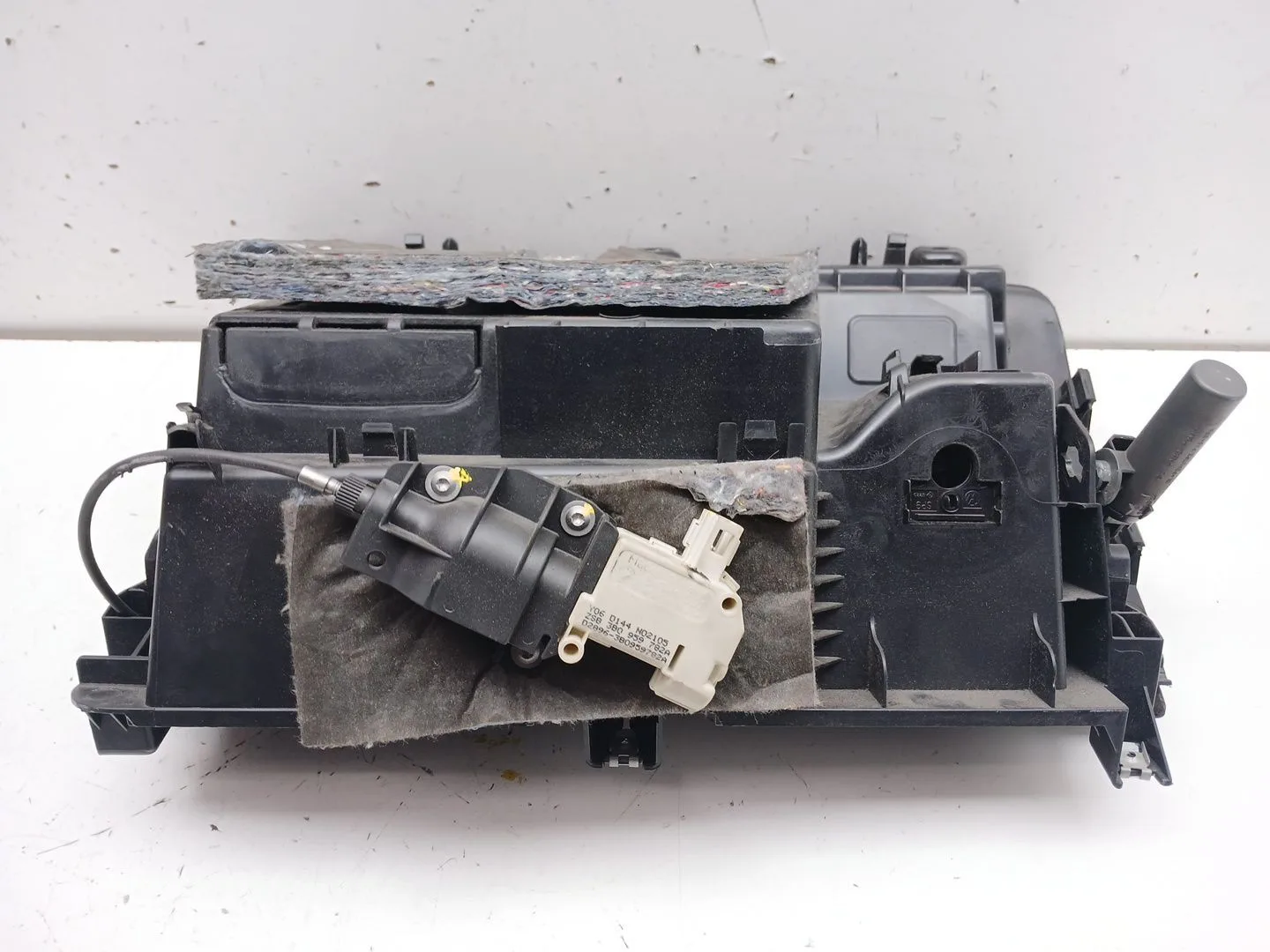 Guantera para Audi Q7 (4L)