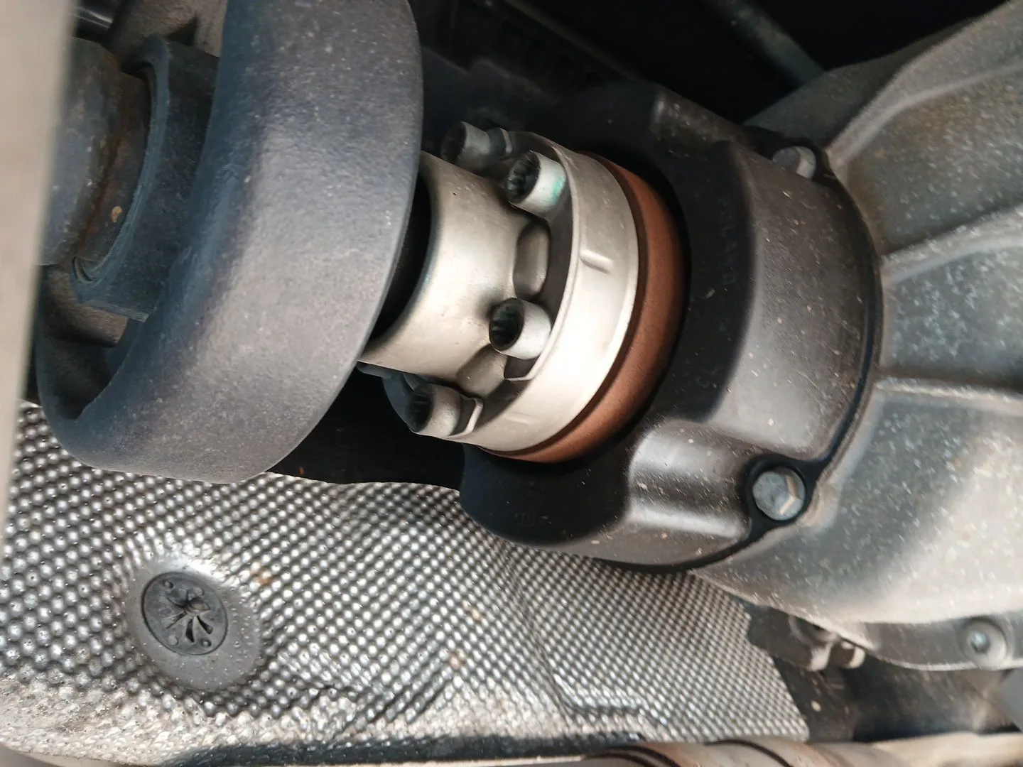 Transmision Central para Audi Q7 (4Lb)