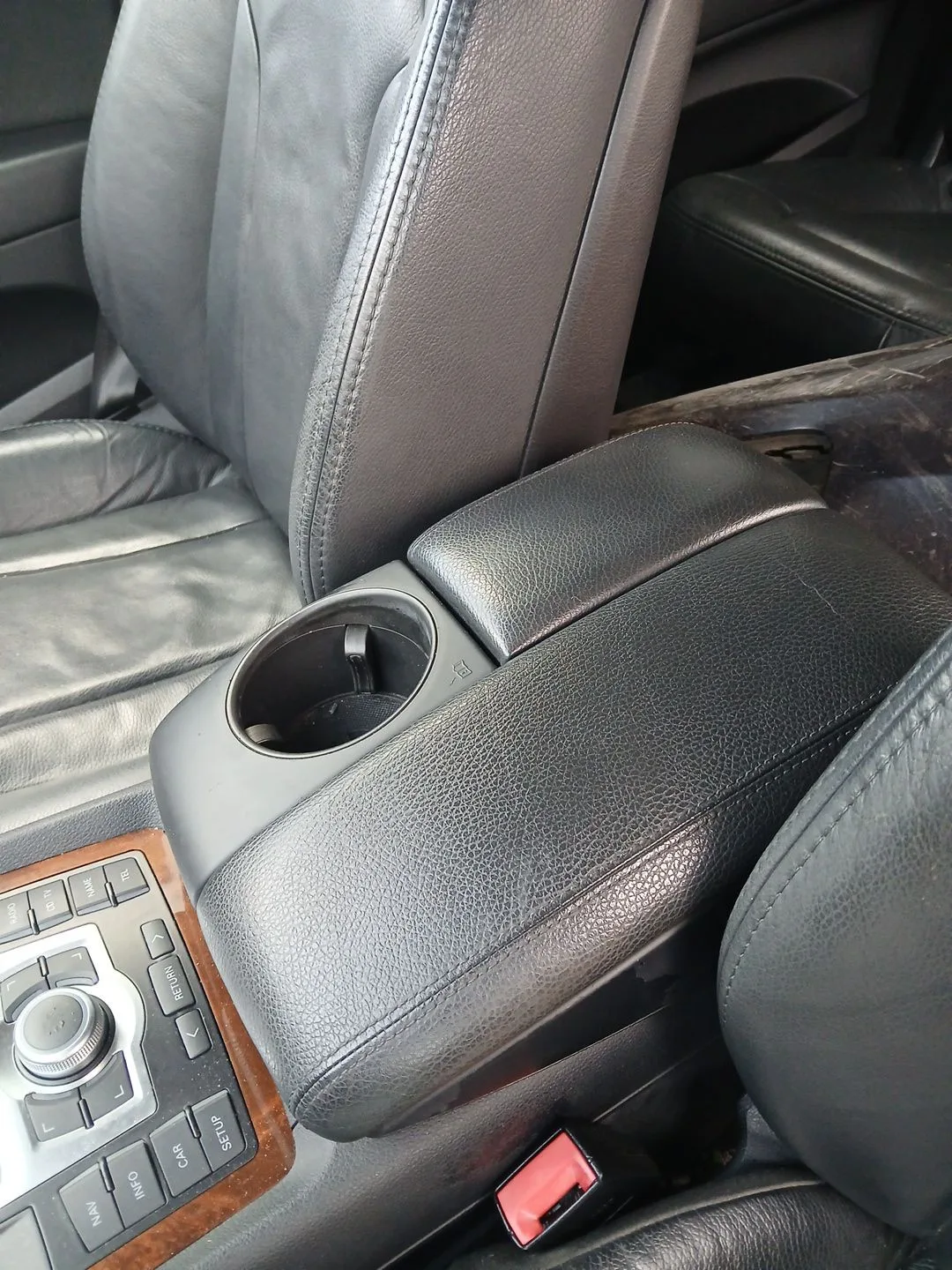 Apoyabrazos Central para Audi Q7 (4Lb)