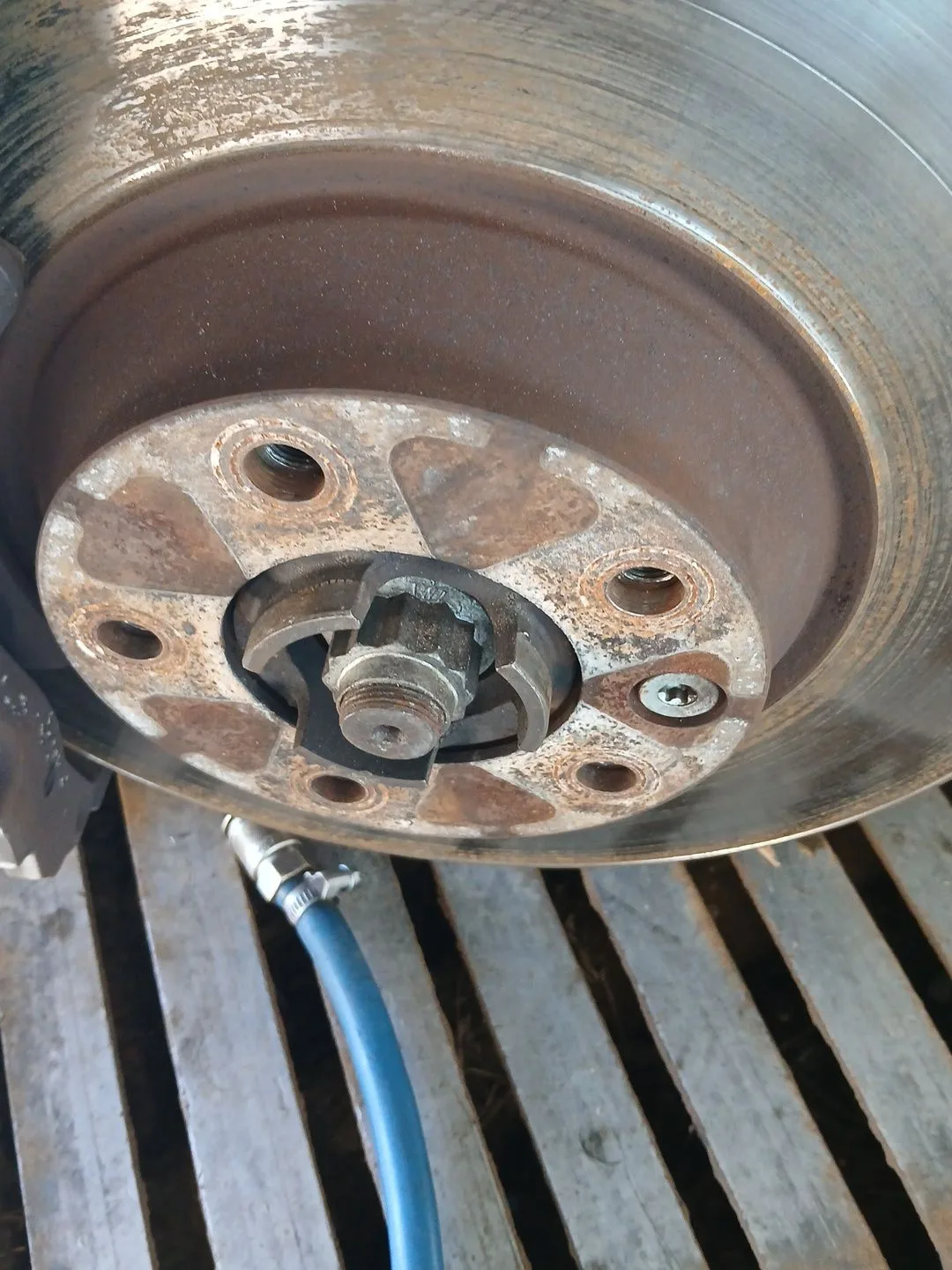 Mangueta Delantera Izquierda para Audi Q7 (4Lb)