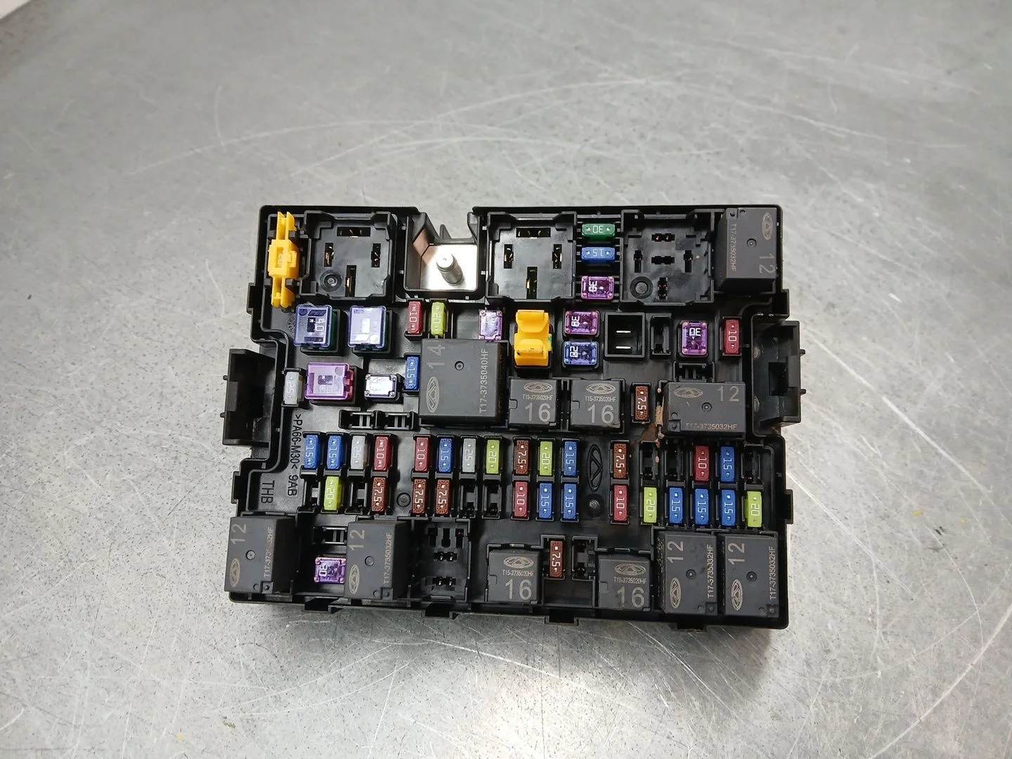 Caja Reles / Fusibles para Omoda 5