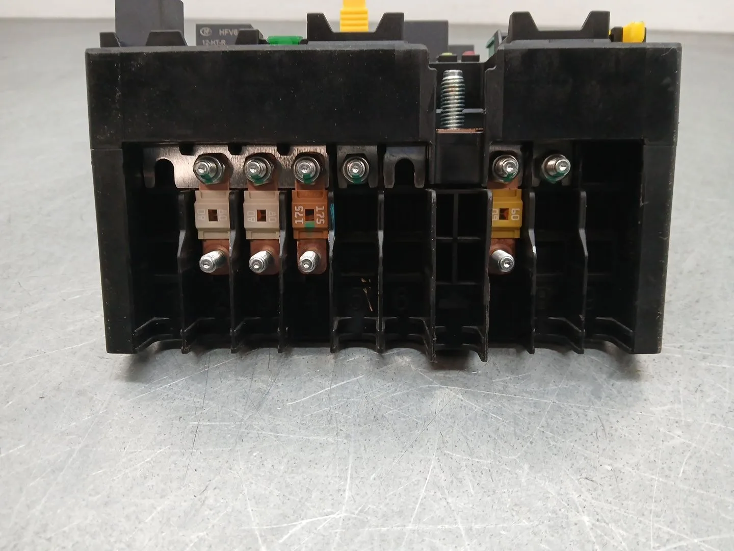 Caja Reles / Fusibles para Omoda 5