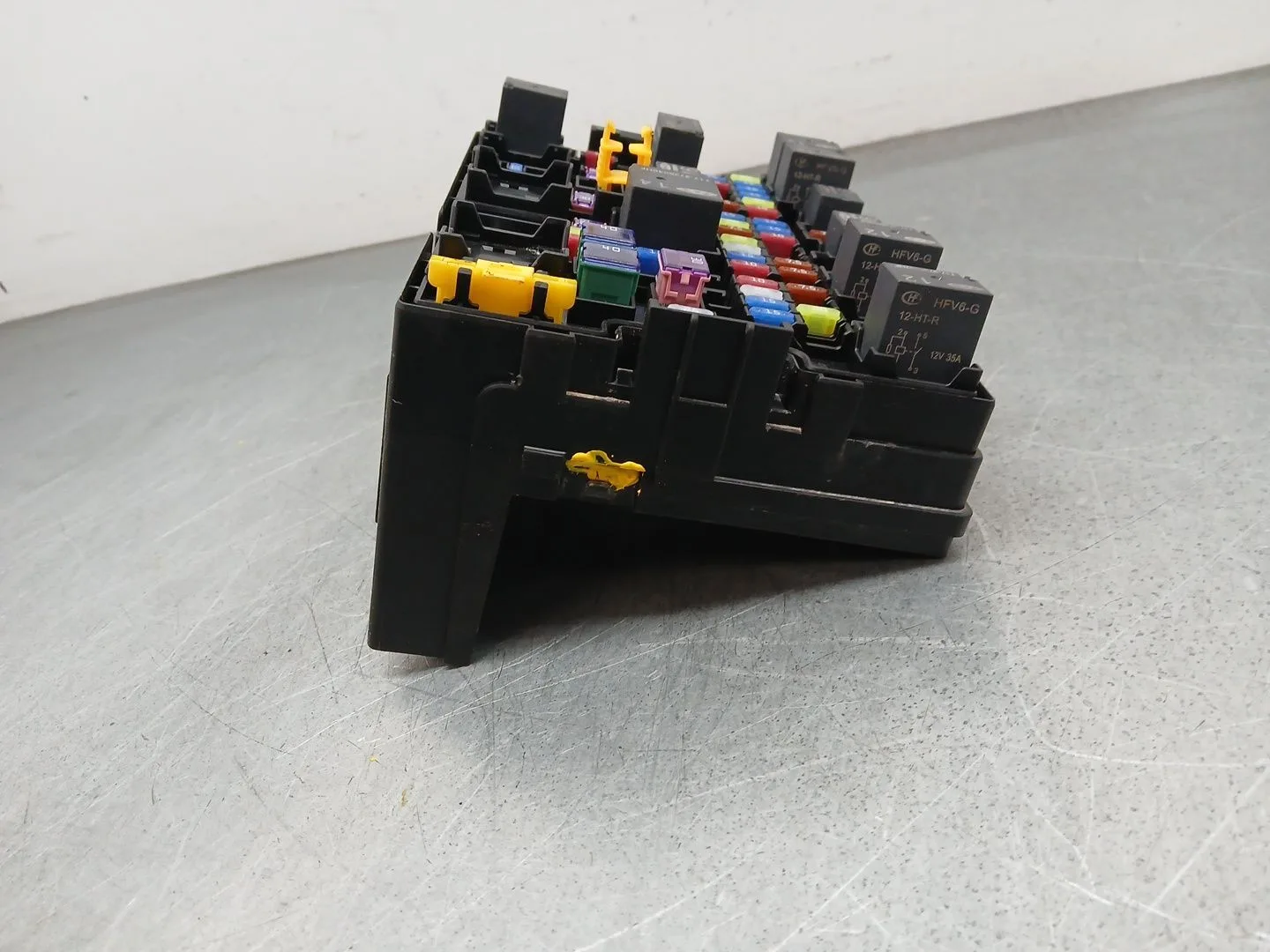 Caja Reles / Fusibles para Omoda 5