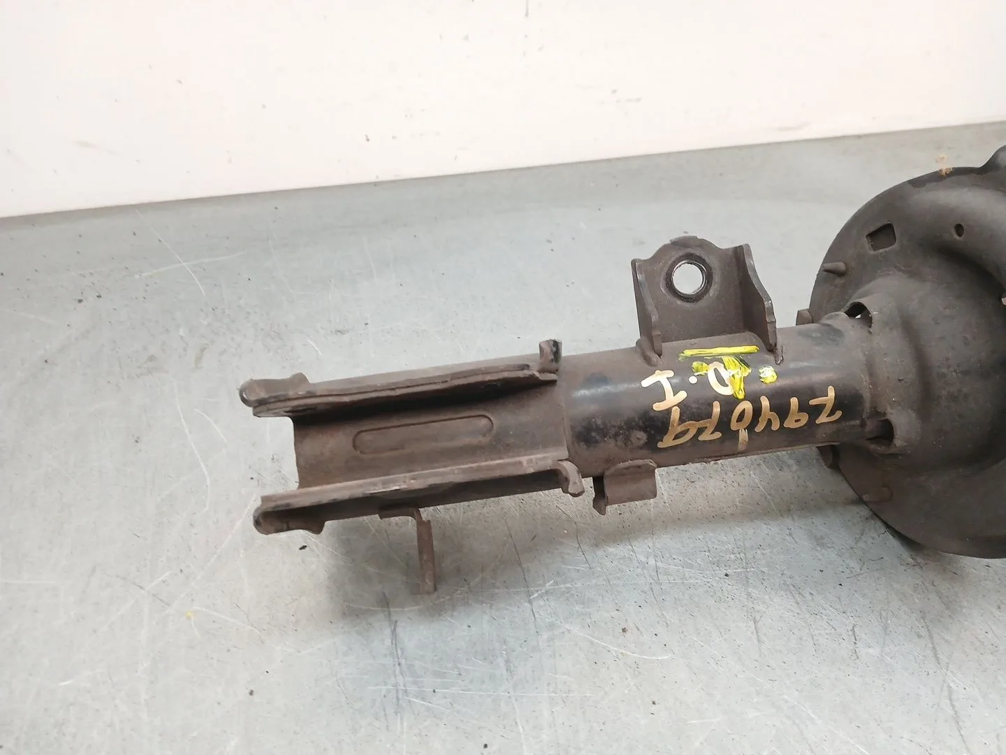 Amortiguador Delantero Izquierdo para Kia Rio Iii (Ub)