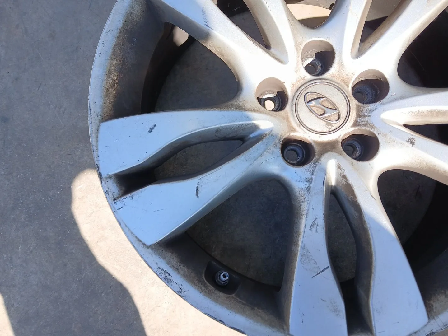 Llanta Delantera Izquierda para Hyundai Ix55