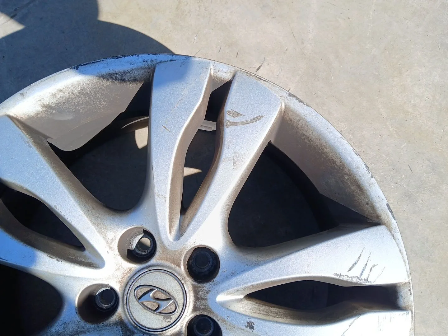 Llanta Delantera Izquierda para Hyundai Ix55