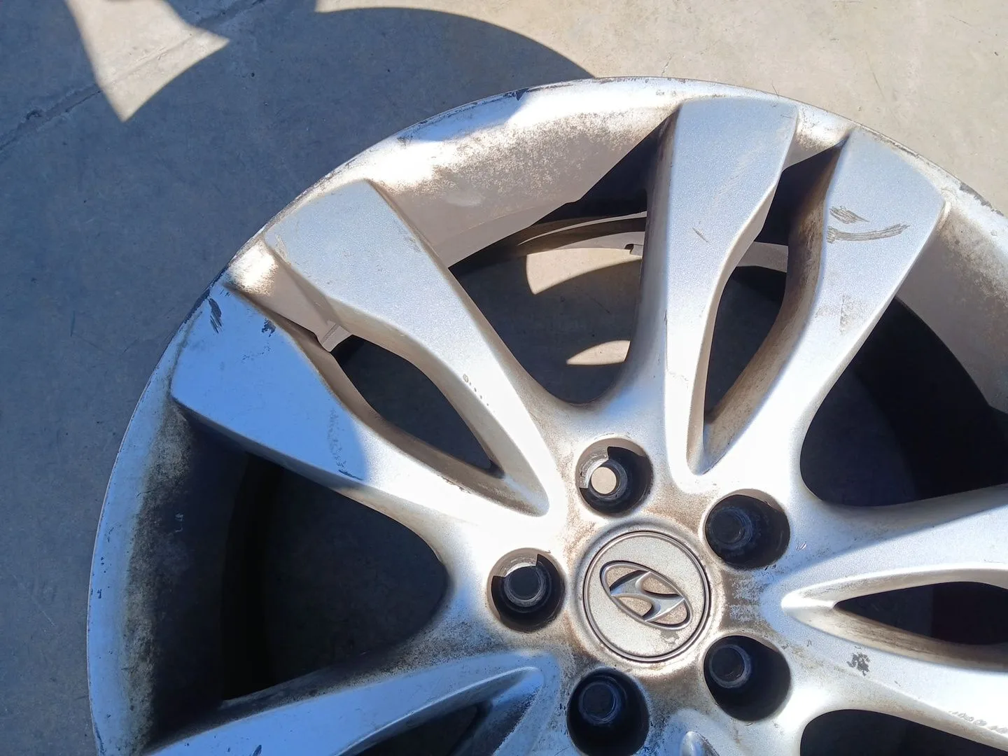 Llanta Delantera Izquierda para Hyundai Ix55