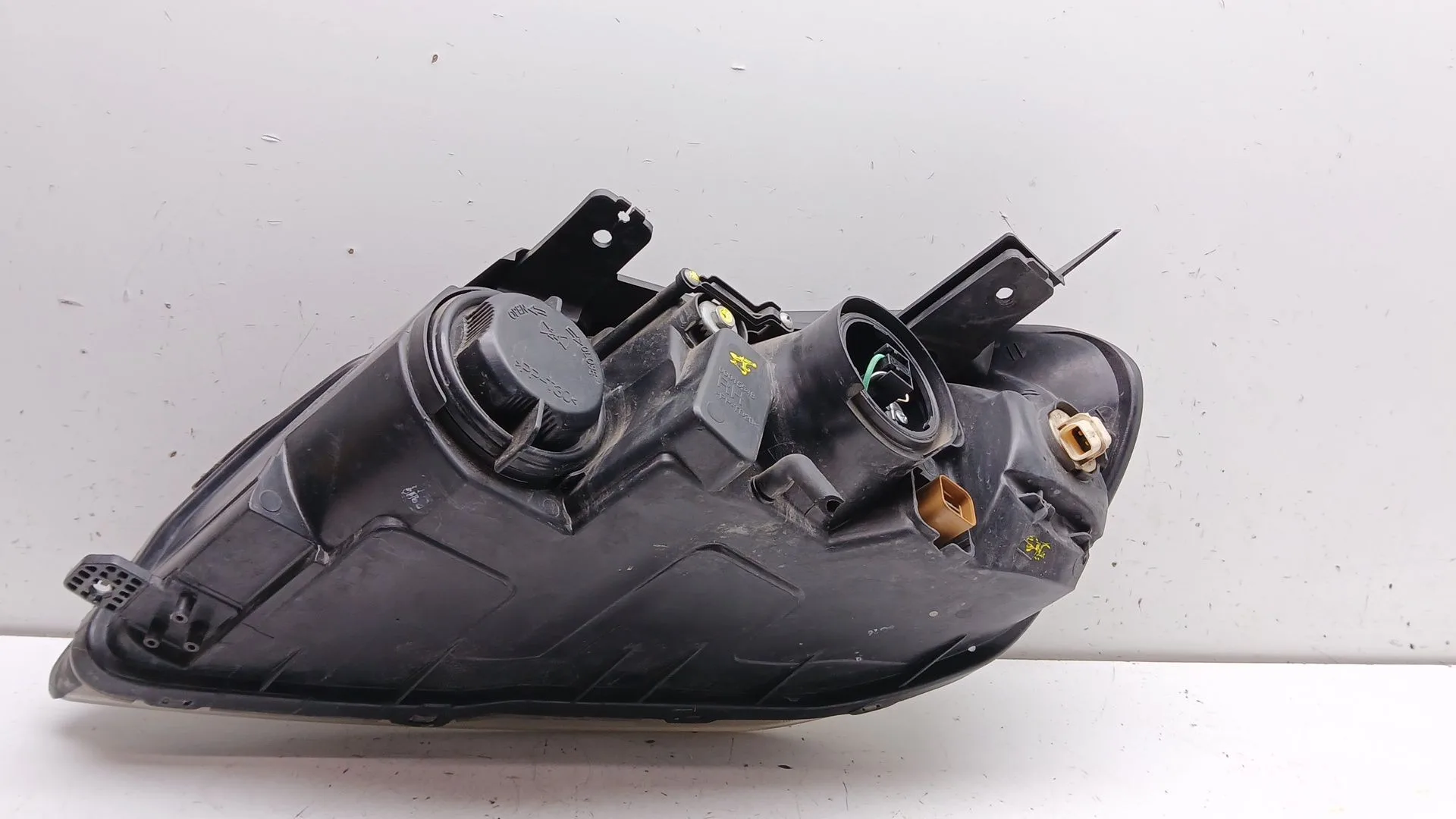Faro Derecho para Chevrolet Captiva (C100, C140)
