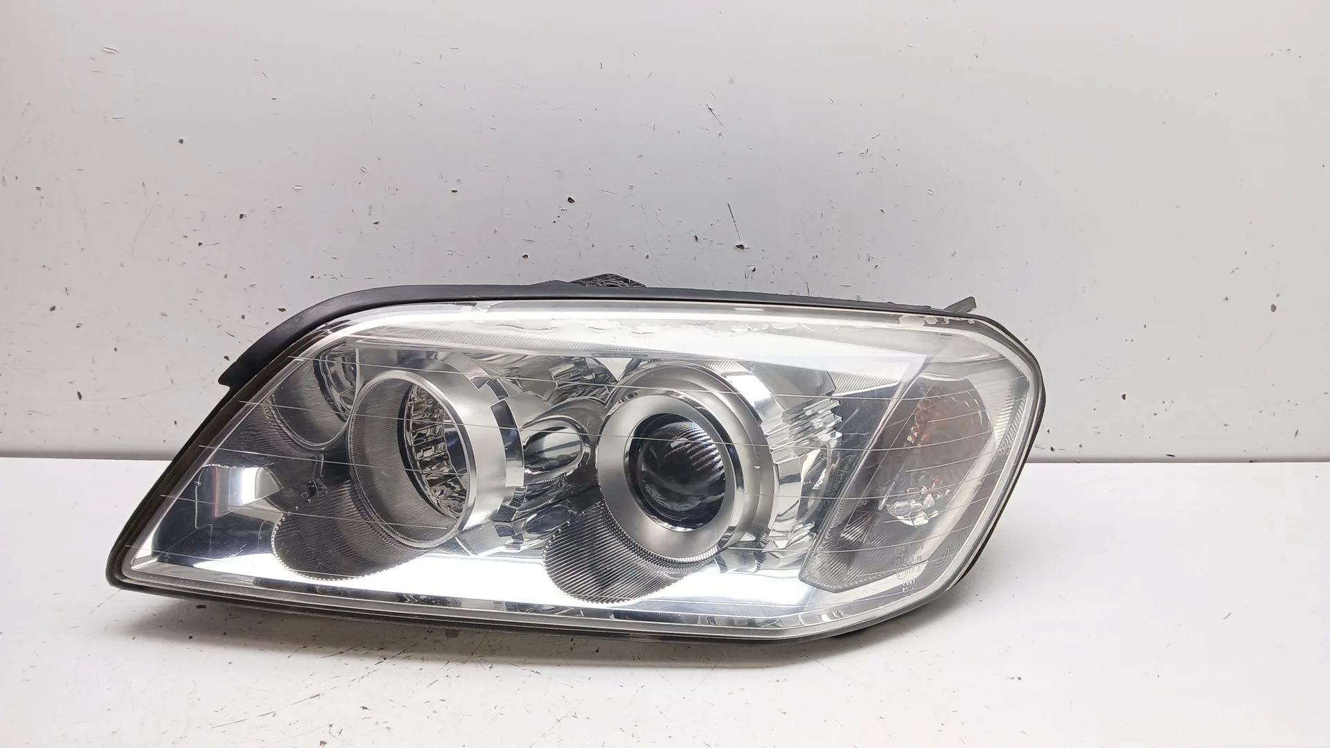 Faro Izquierdo para Chevrolet Captiva (C100, C140)