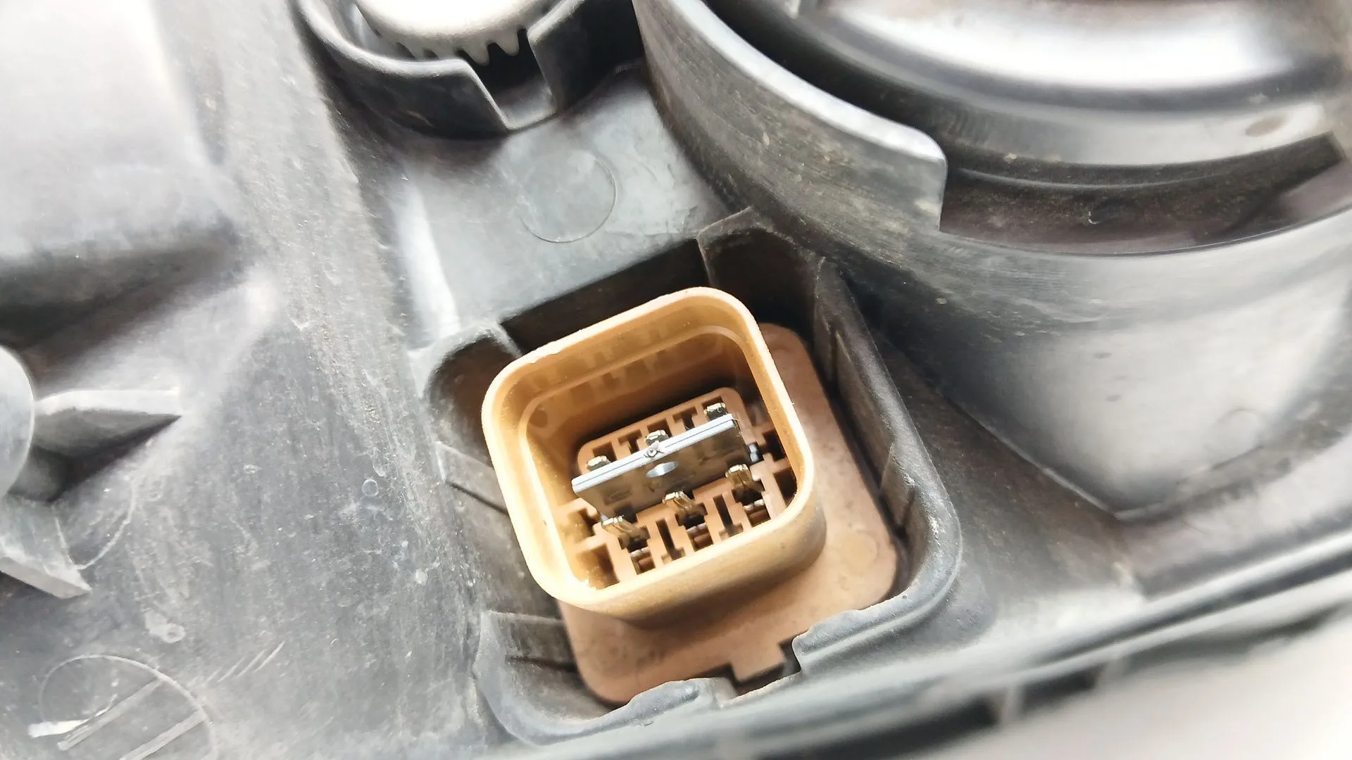 Faro Izquierdo para Chevrolet Captiva (C100, C140)
