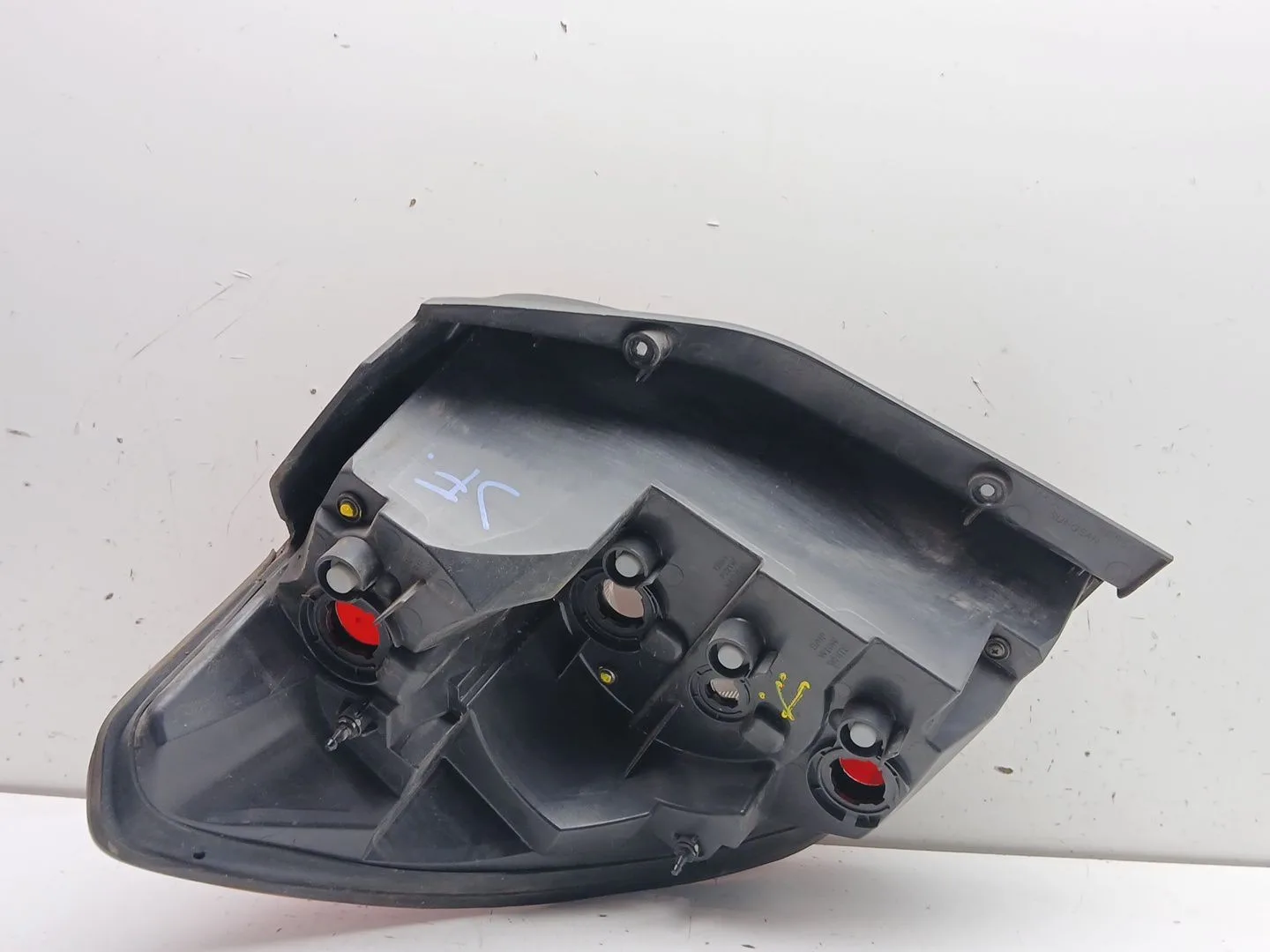 Piloto Trasero Derecho para Chevrolet Captiva (C100, C140)