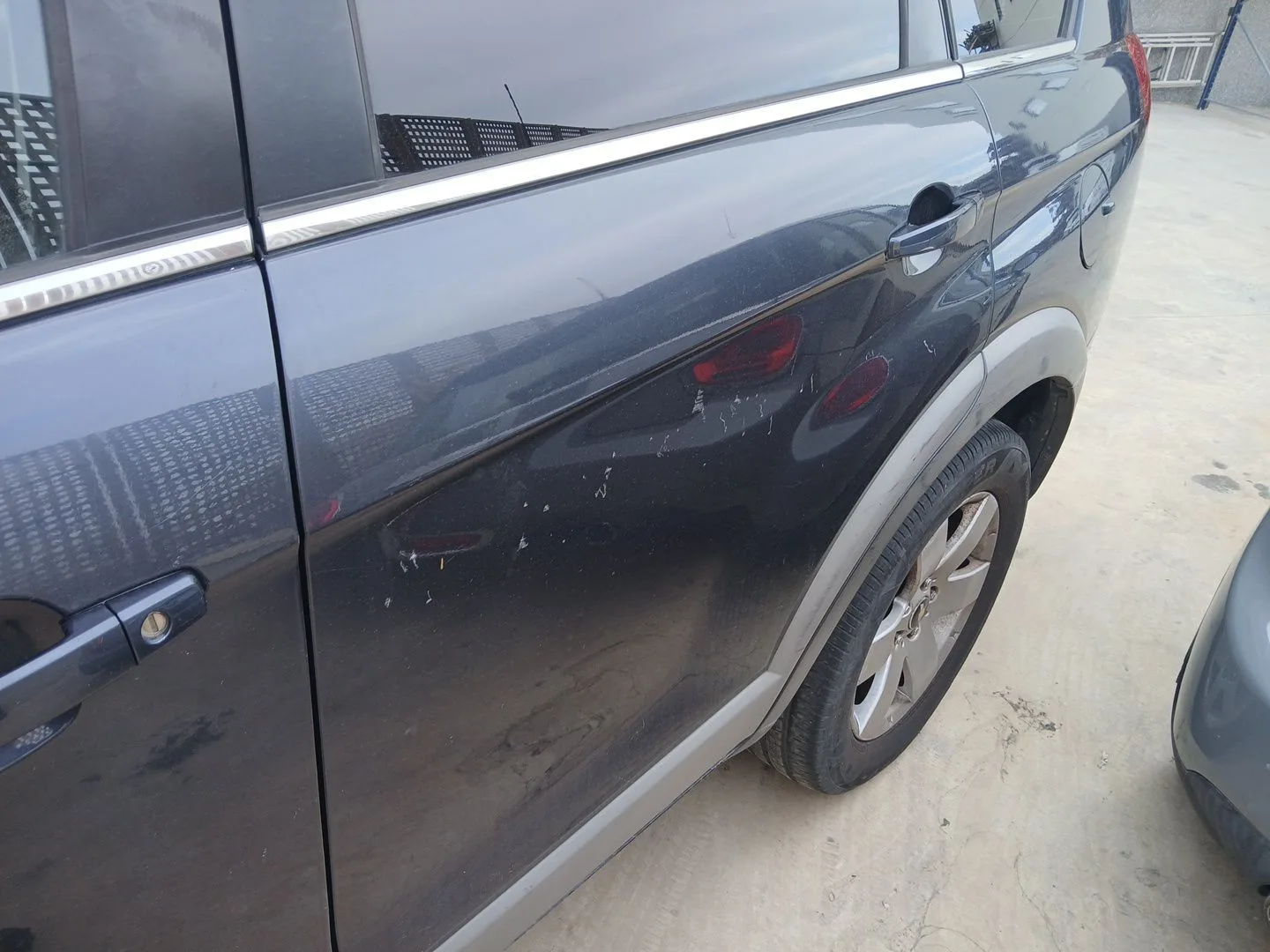 Puerta Trasera Izquierda para Chevrolet Captiva (C100, C140)