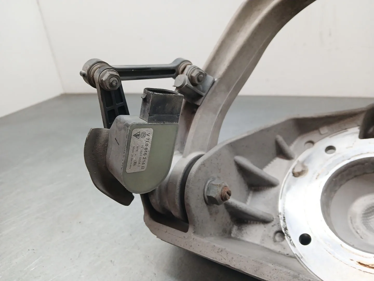 Brazo Suspension Superior Delantero Derecho para Audi Q7 (4L)
