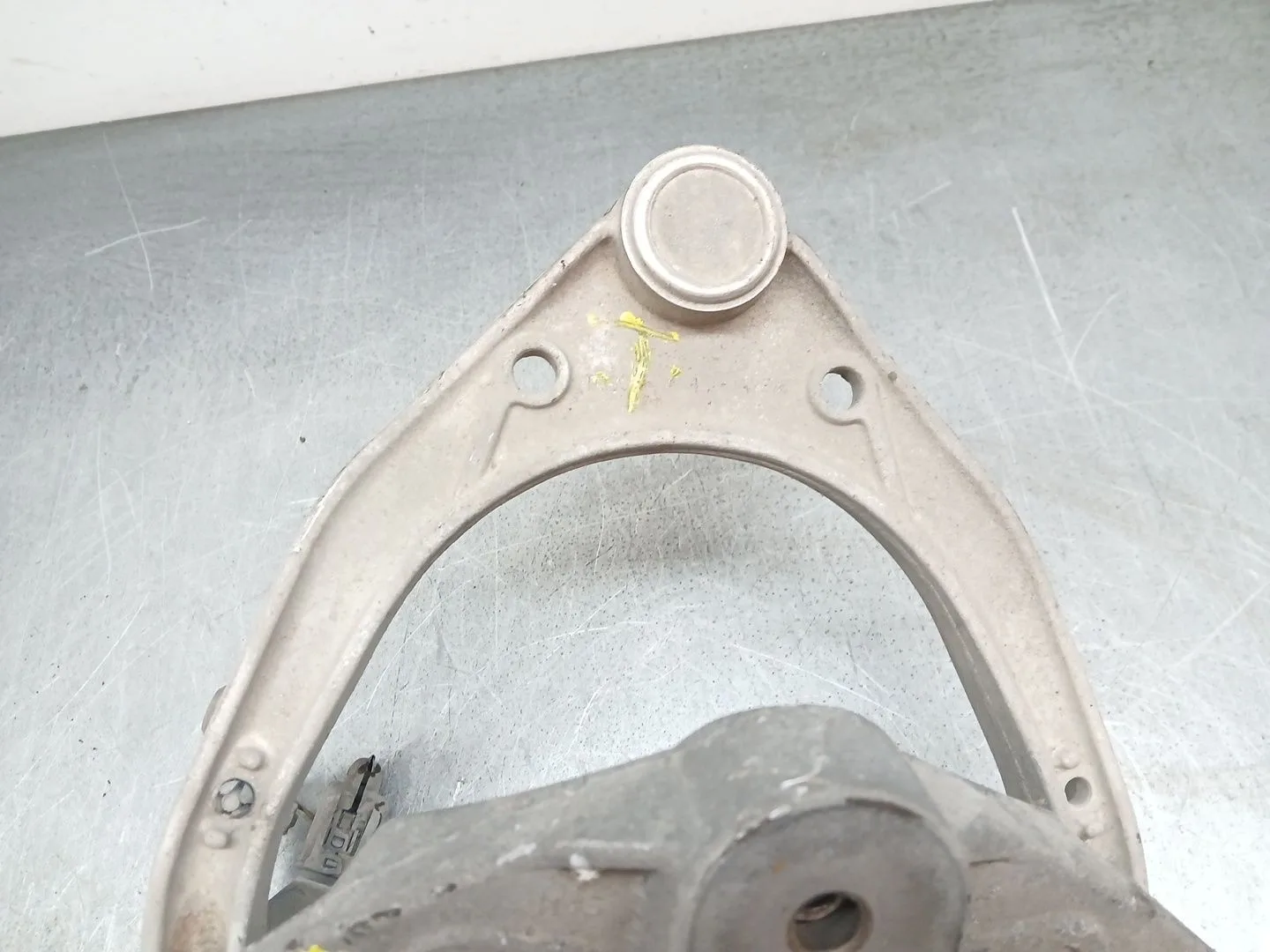 Brazo Suspension Superior Delantero Izquierdo para Audi Q7 (4L)