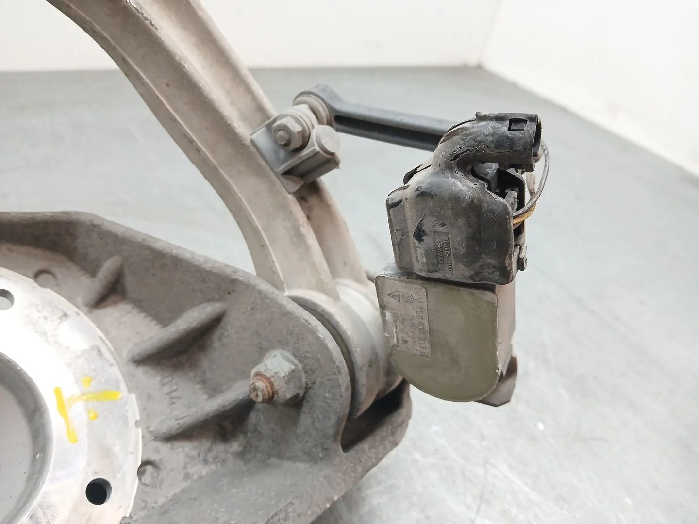 Brazo Suspension Superior Delantero Izquierdo para Audi Q7 (4L)