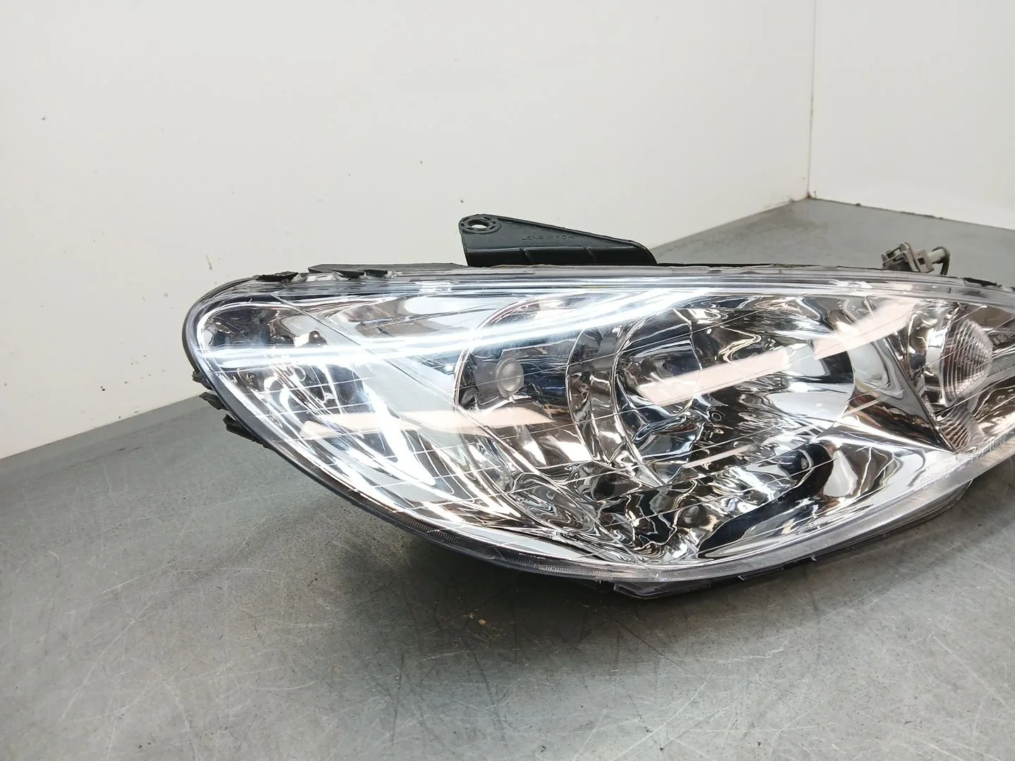 Faro Derecho para Peugeot 206 Hatchback (2A/C)
