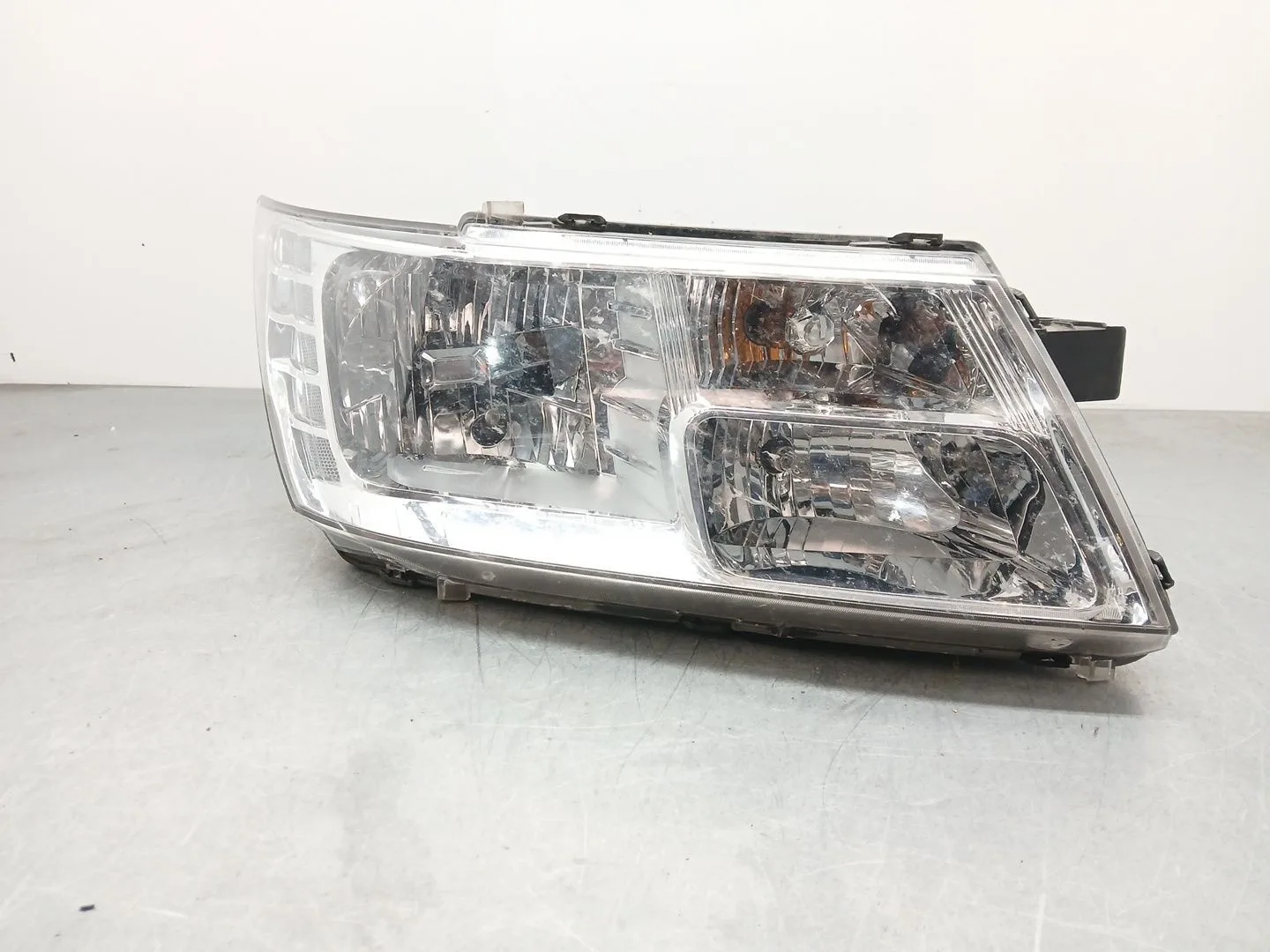 Faro Derecho para Fiat Freemont (345_)