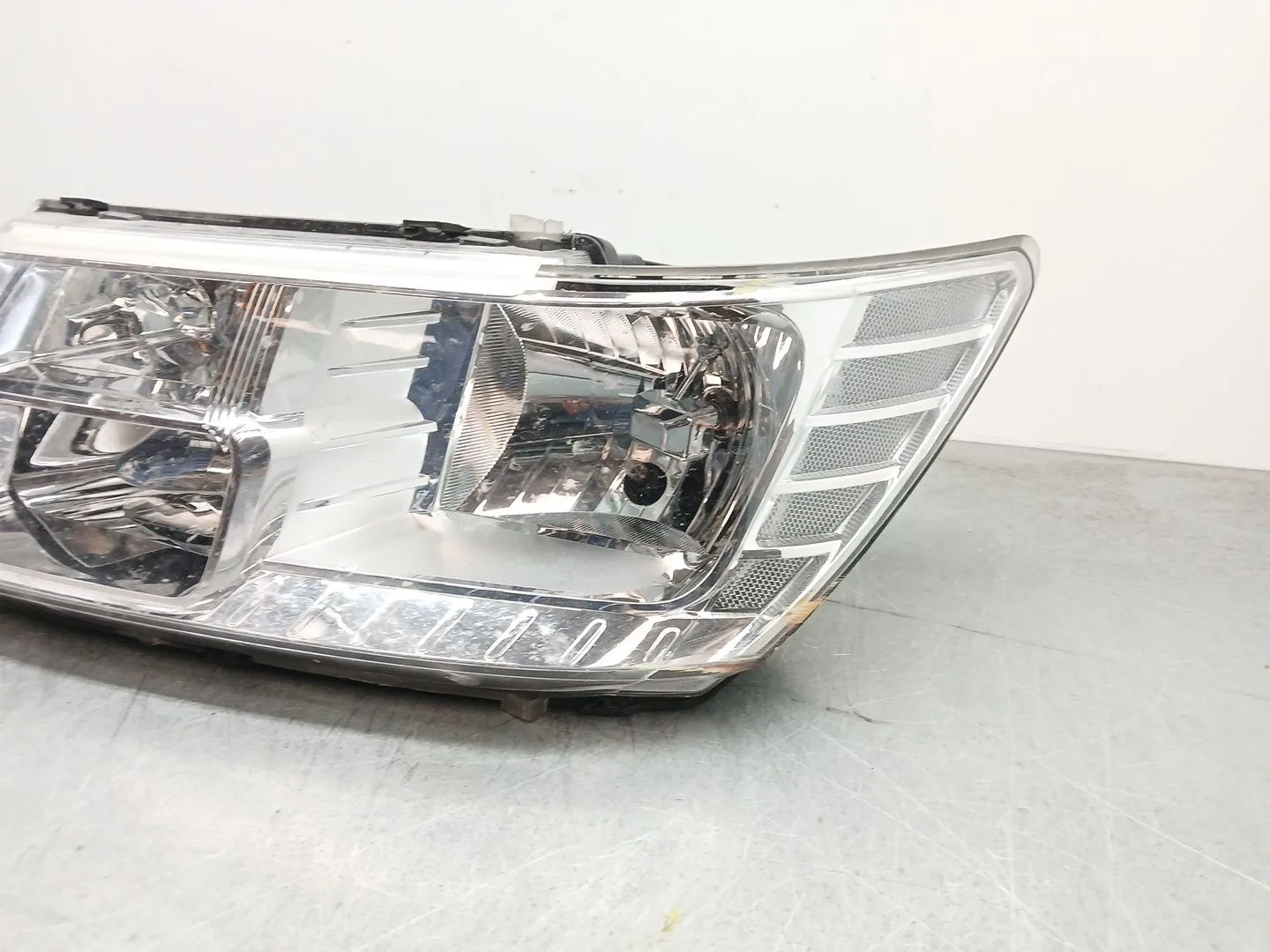 Faro Izquierdo para Fiat Freemont (345_)