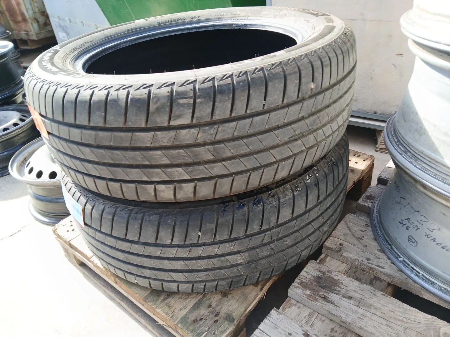 Neumatico para Fiat Freemont (345_)