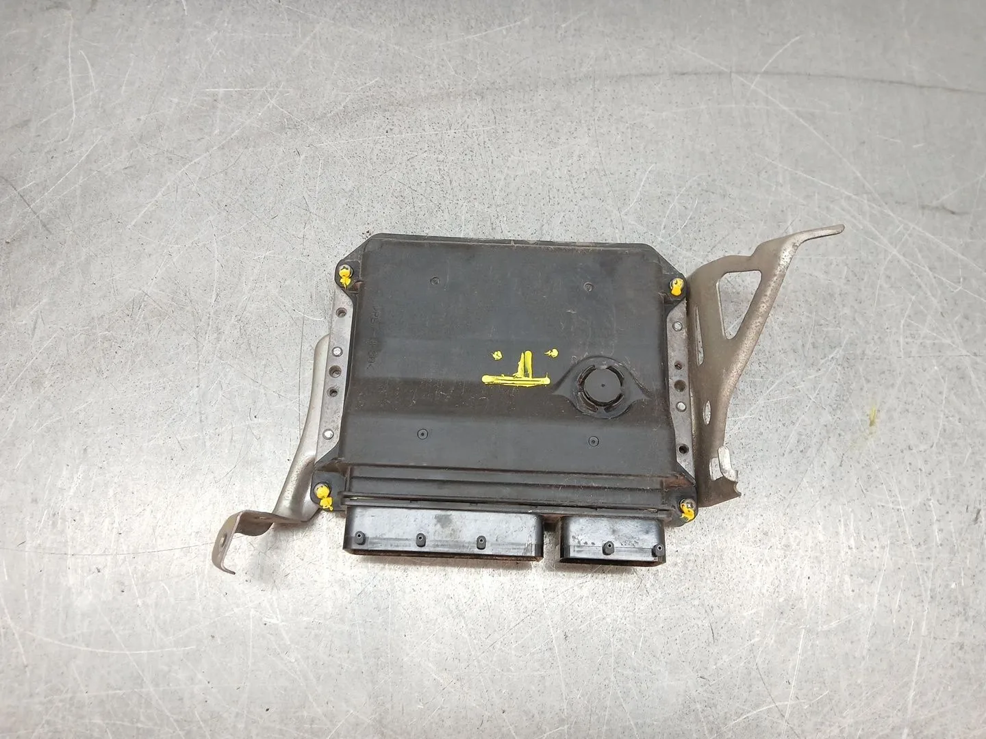 Centralita Motor Uce para Toyota Auris