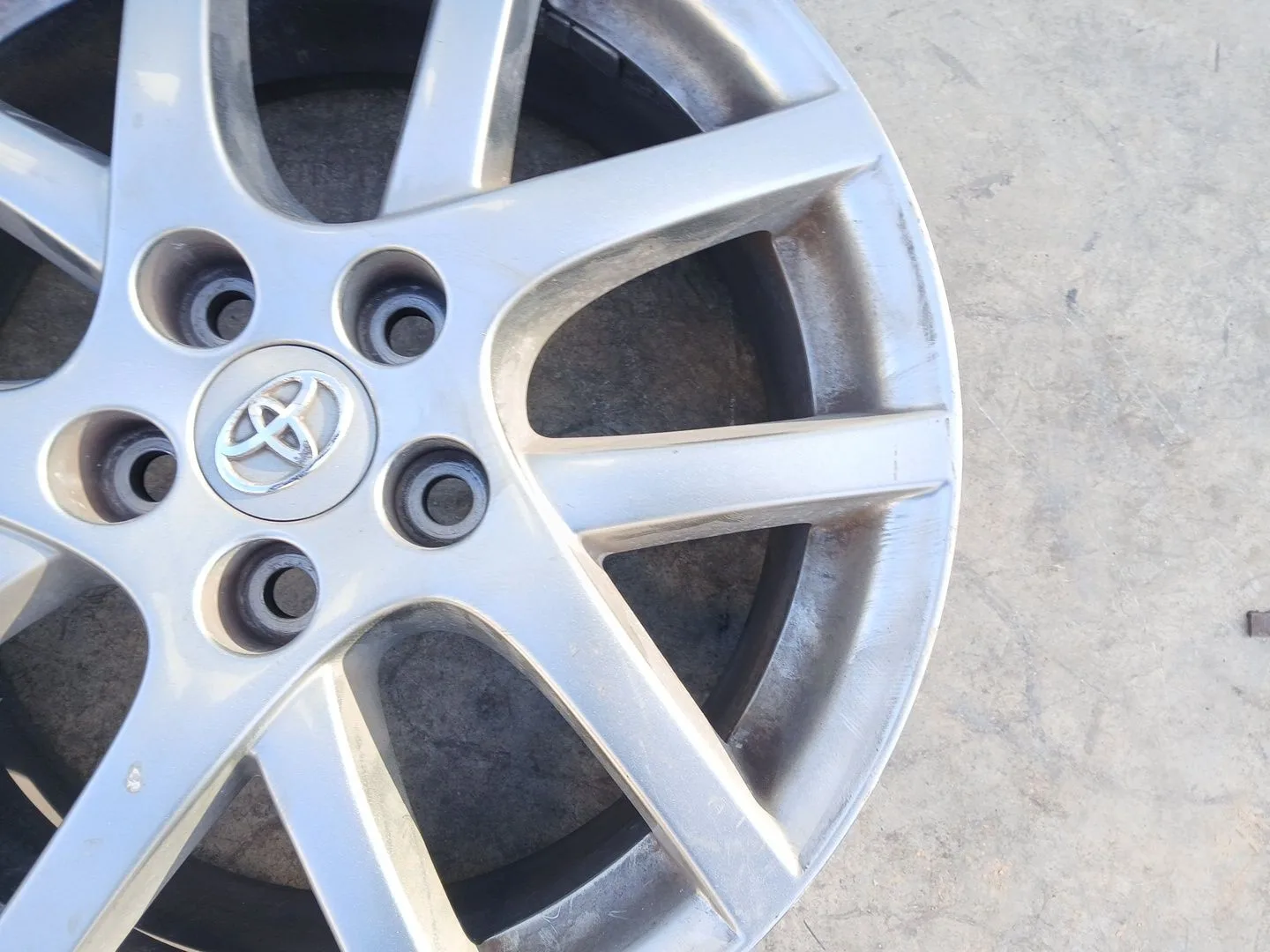 Llanta para Toyota Verso (_R2_)