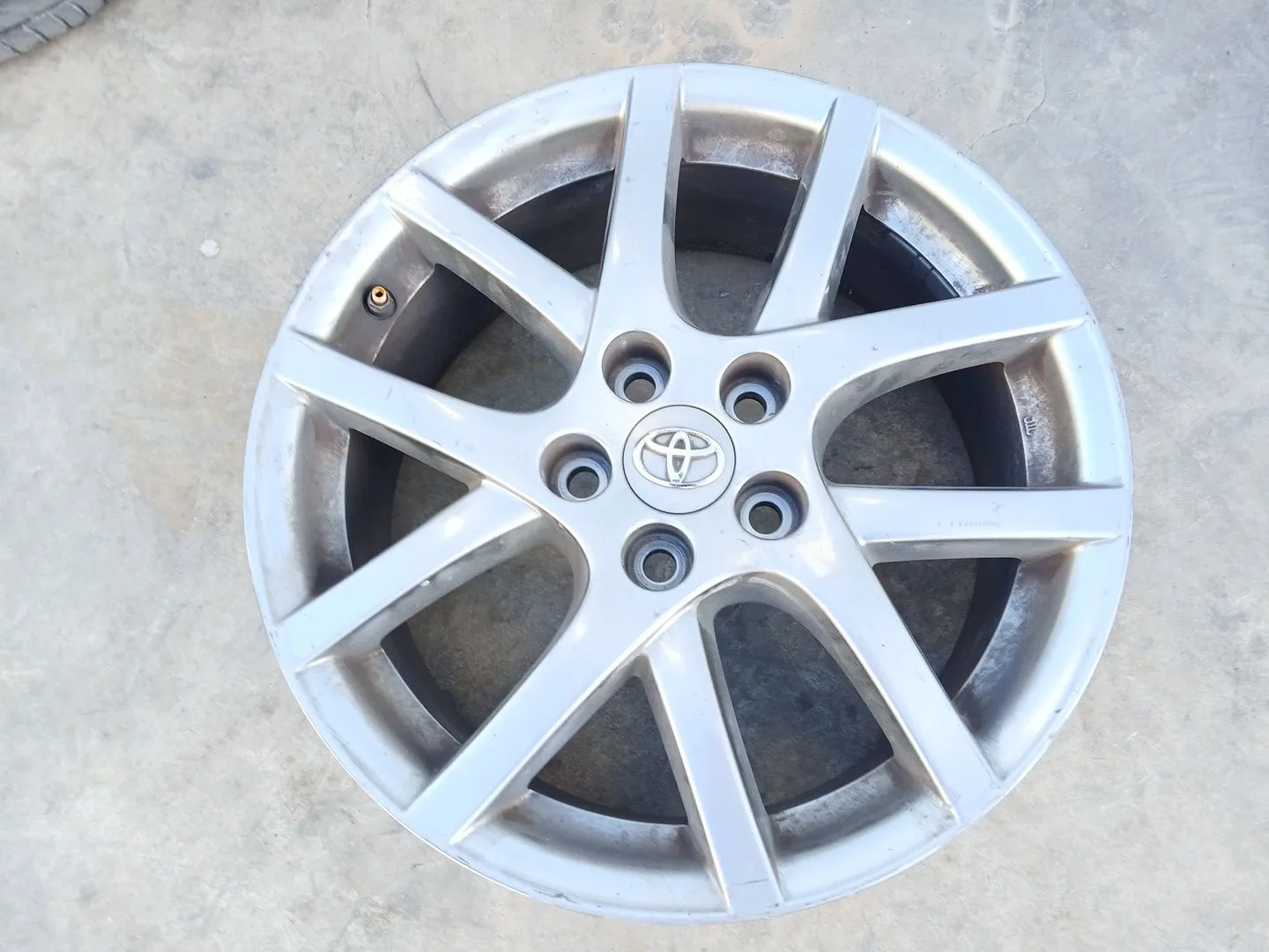 Llanta para Toyota Verso (_R2_)
