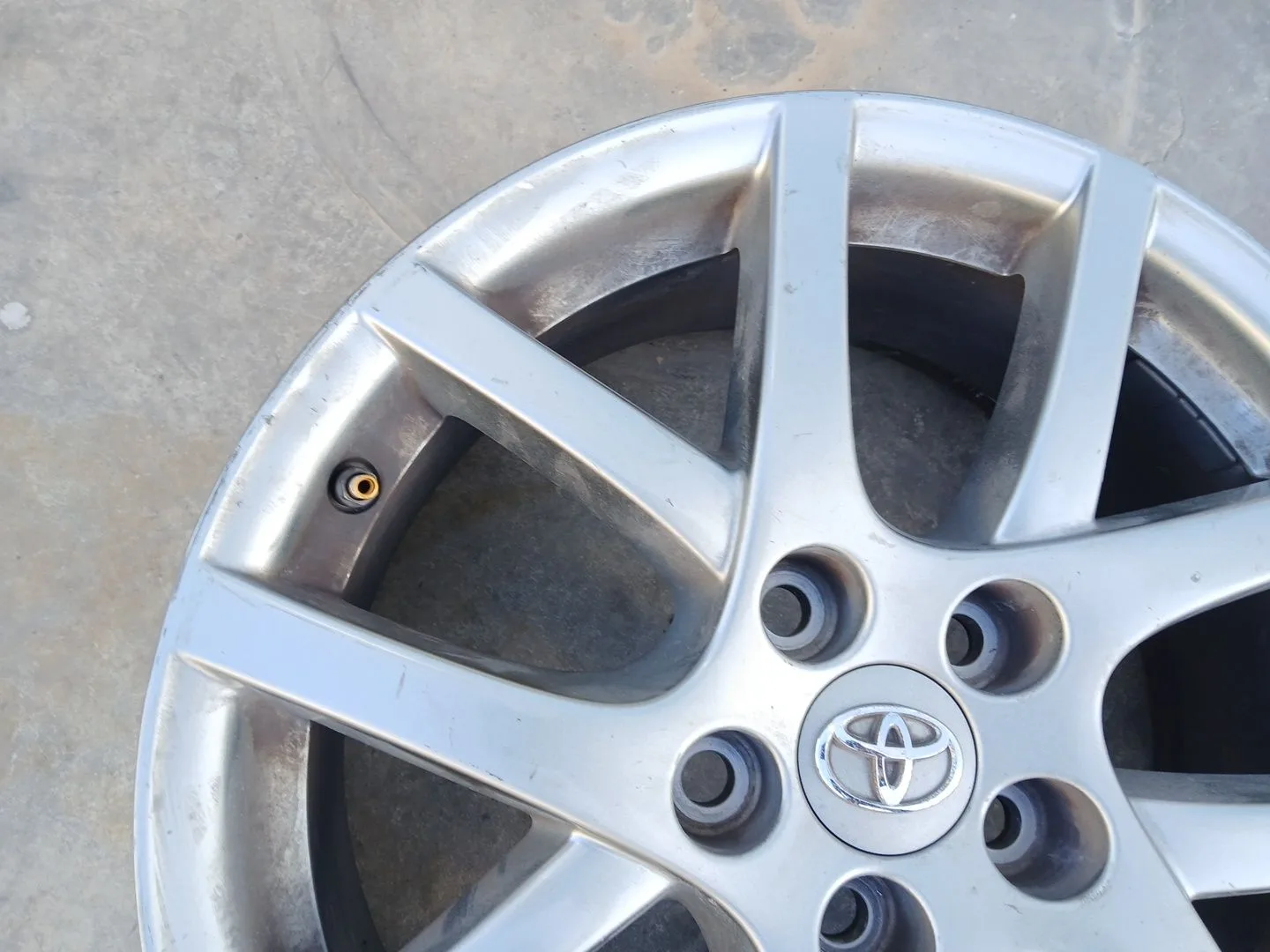 Llanta para Toyota Verso (_R2_)