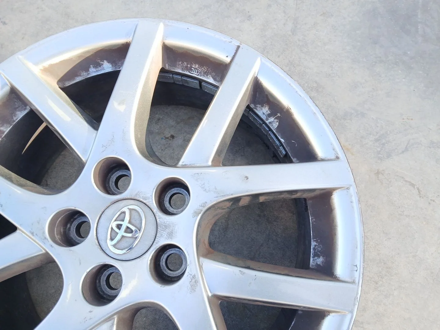 Llanta para Toyota Verso (_R2_)