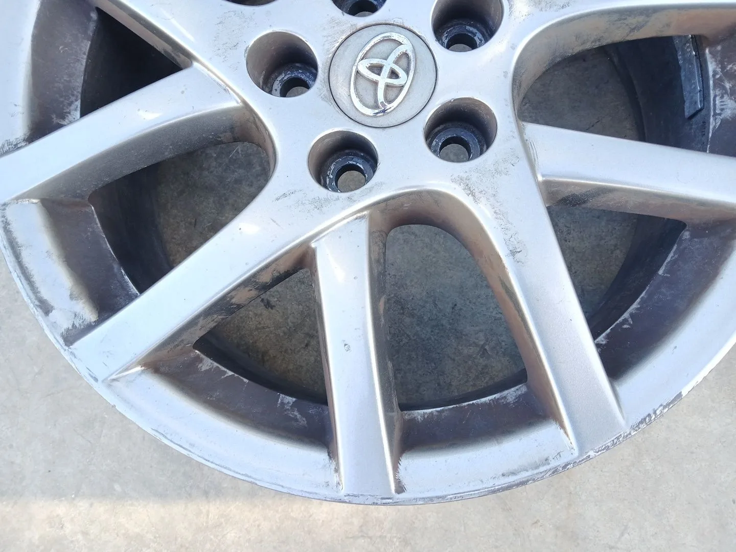 Llanta para Toyota Verso (_R2_)