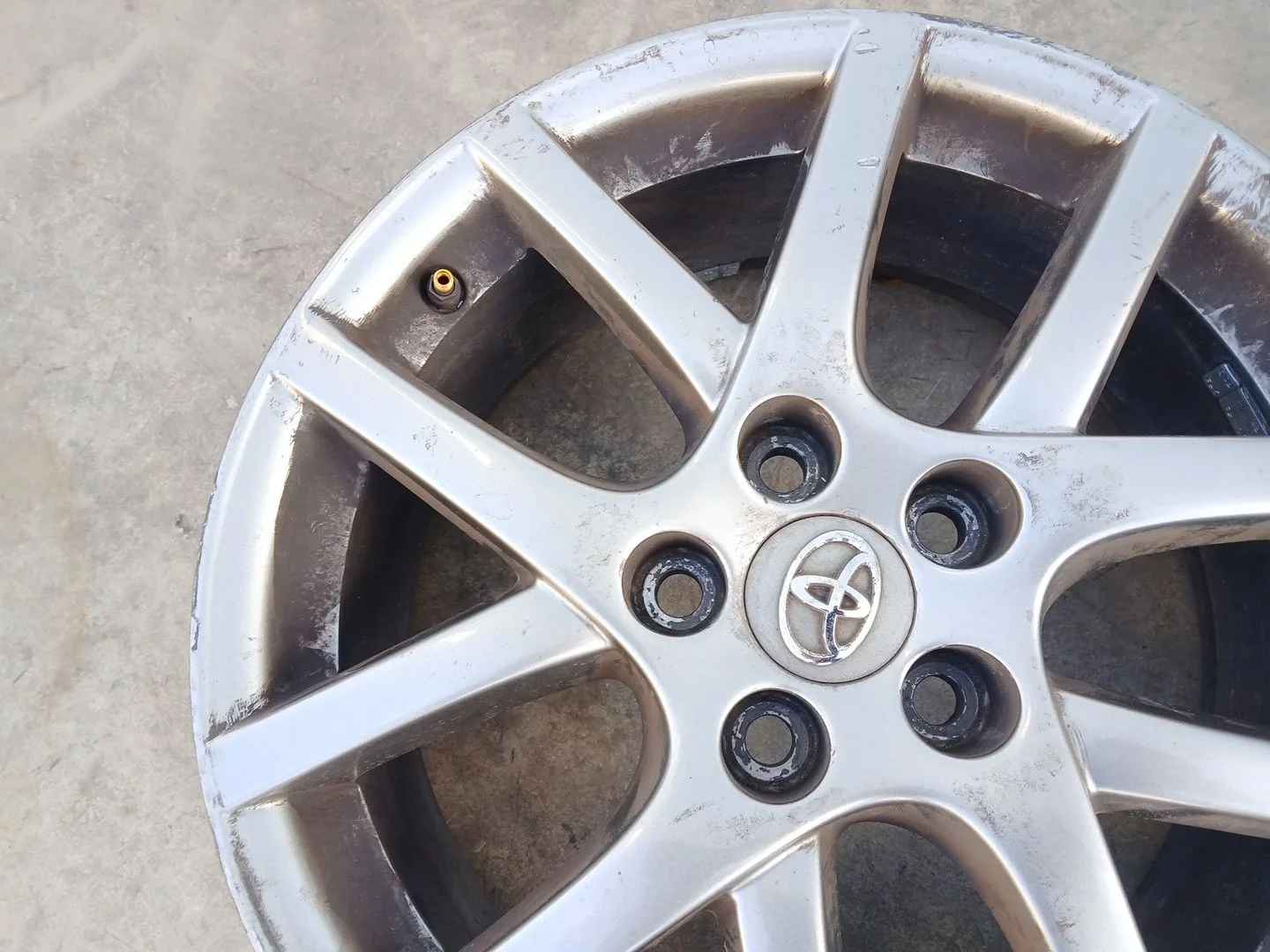 Llanta para Toyota Verso (_R2_)