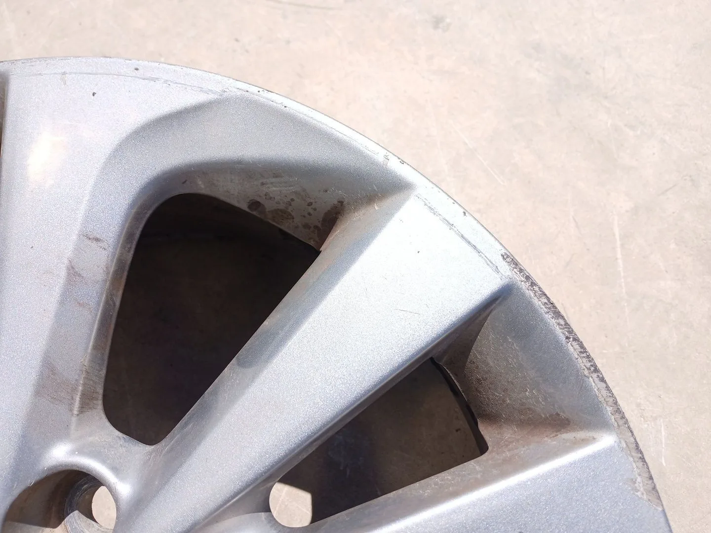 Llanta para Toyota Auris Touring Sports (E18)