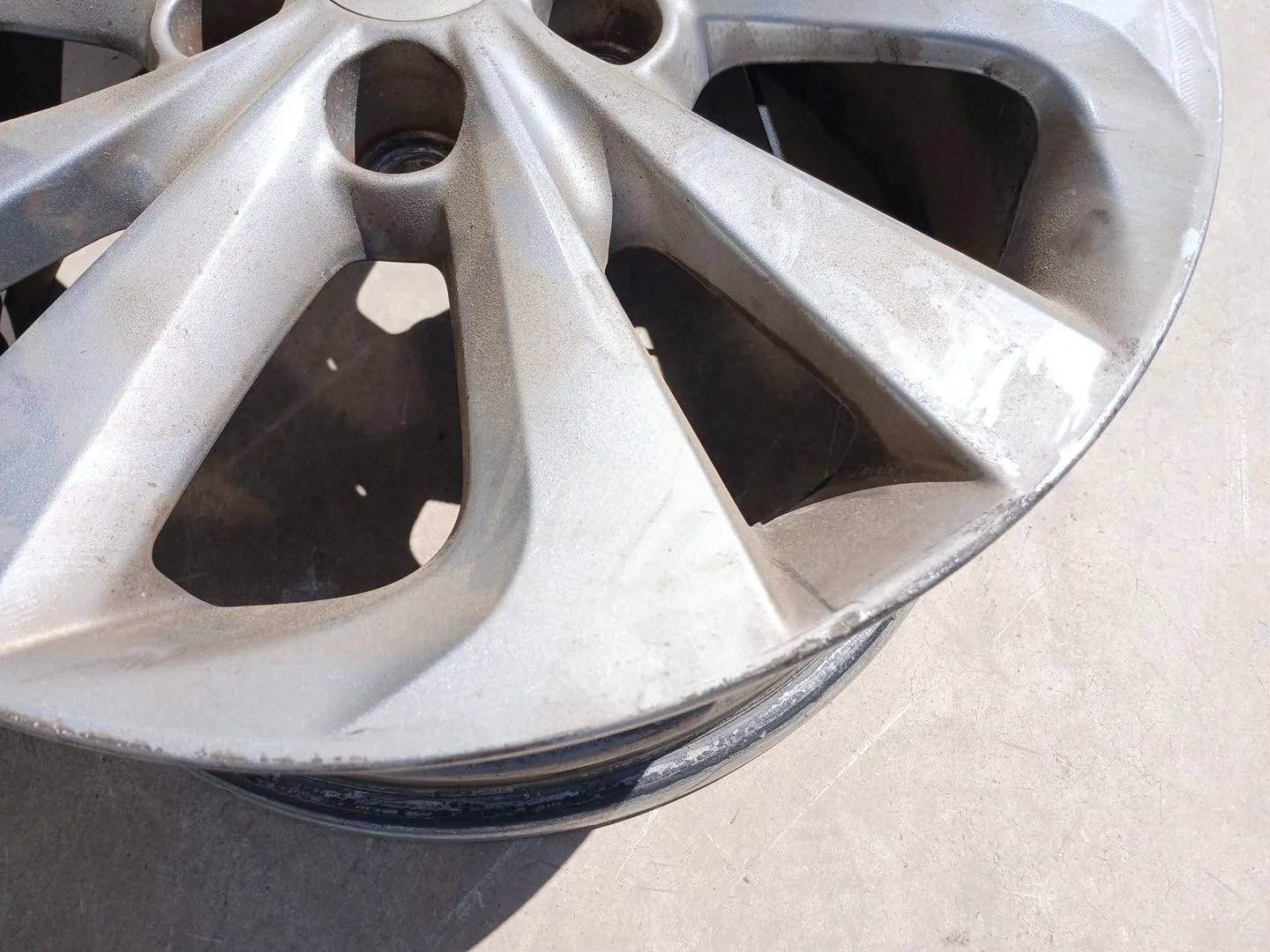Llanta para Toyota Auris Touring Sports (E18)