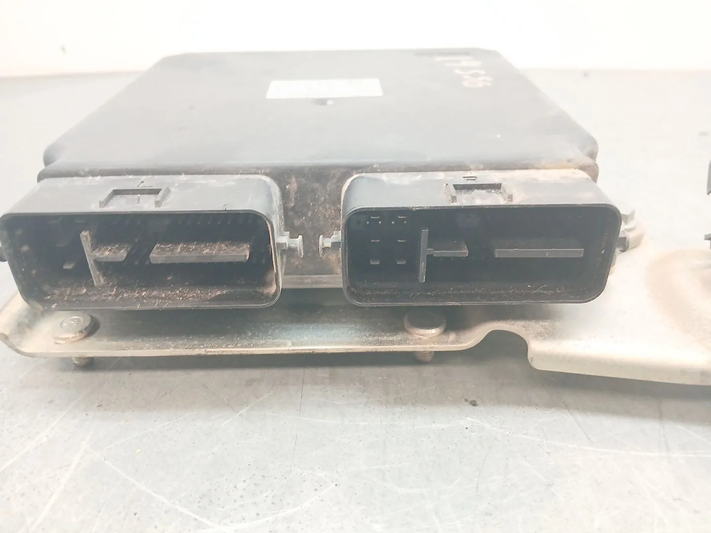 Centralita Motor Uce para Mitsubishi Colt Cabrio Czc