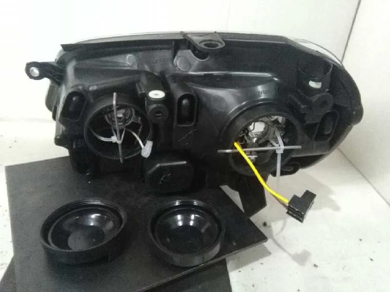 Faro Derecho para Volkswagen Polo (9N3)