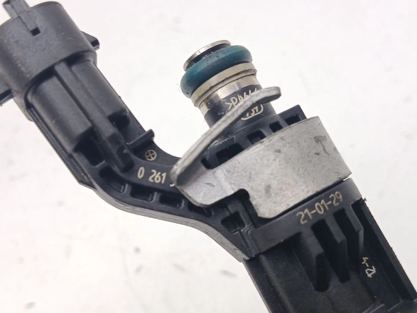 Inyector para Opel Corsa F (P2Jo)