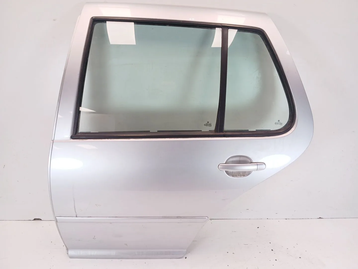 Puerta Trasera Izquierda para Volkswagen Golf Iv (1J1)